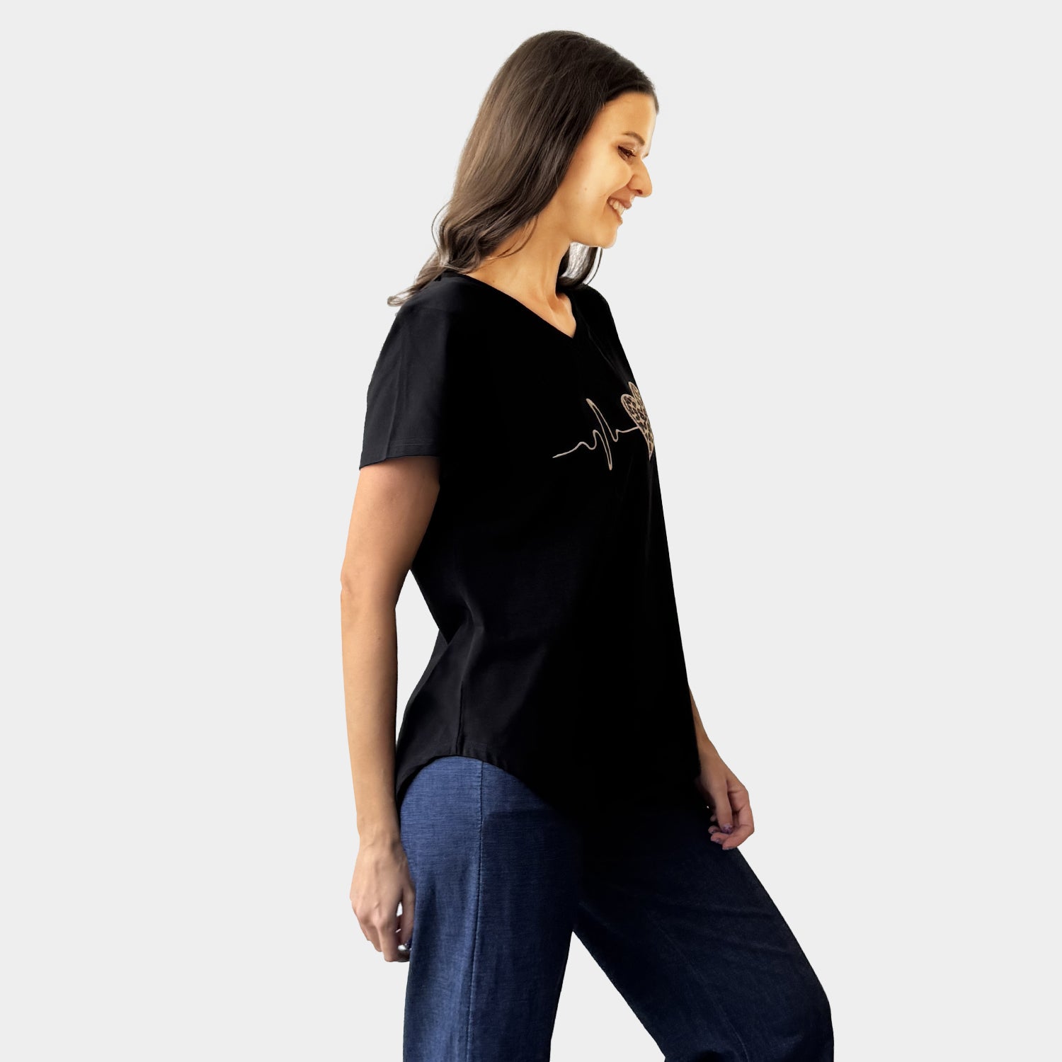 AM24062 EMBROIDER - V NECK TEE