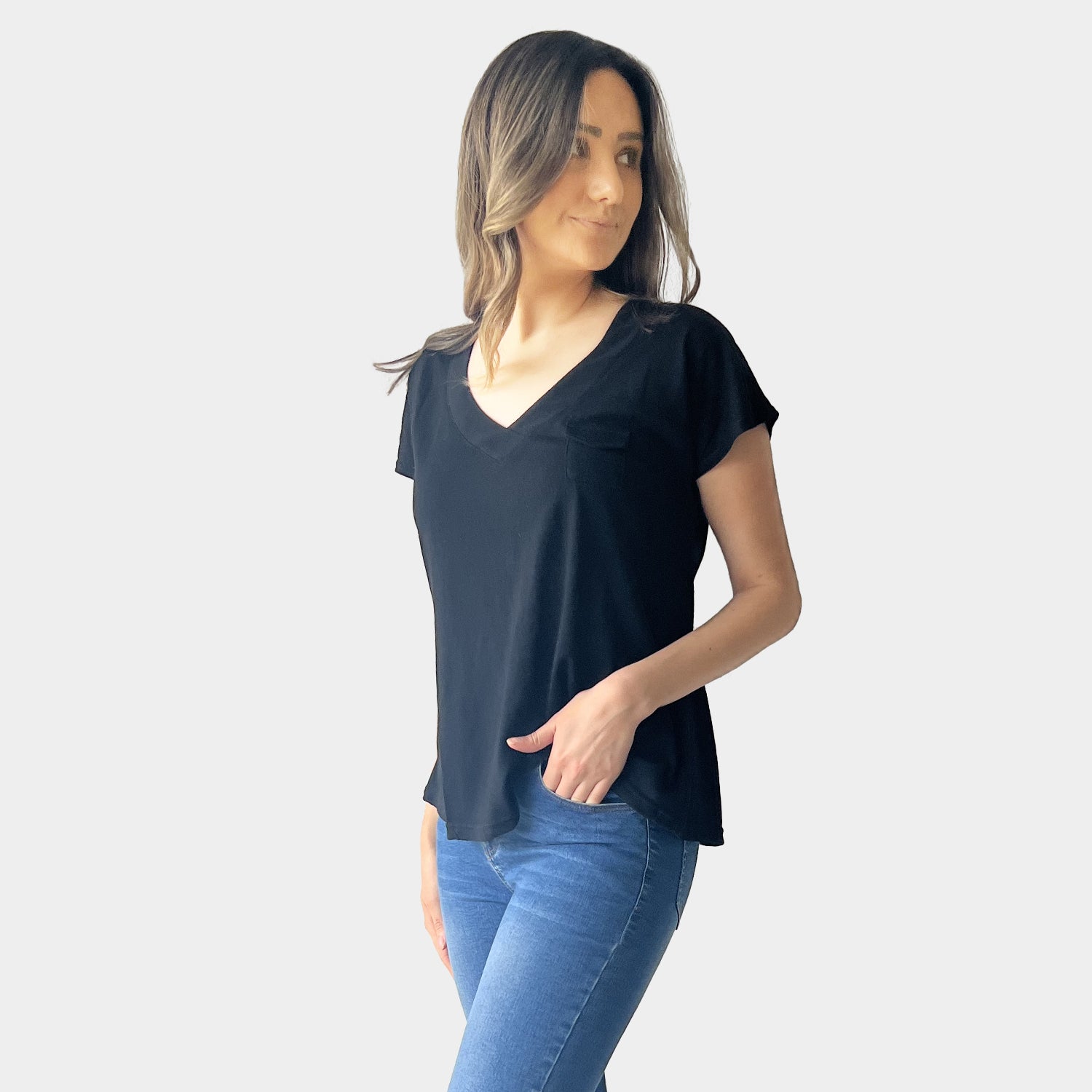 AM023019 V NECK TEE (SALE)