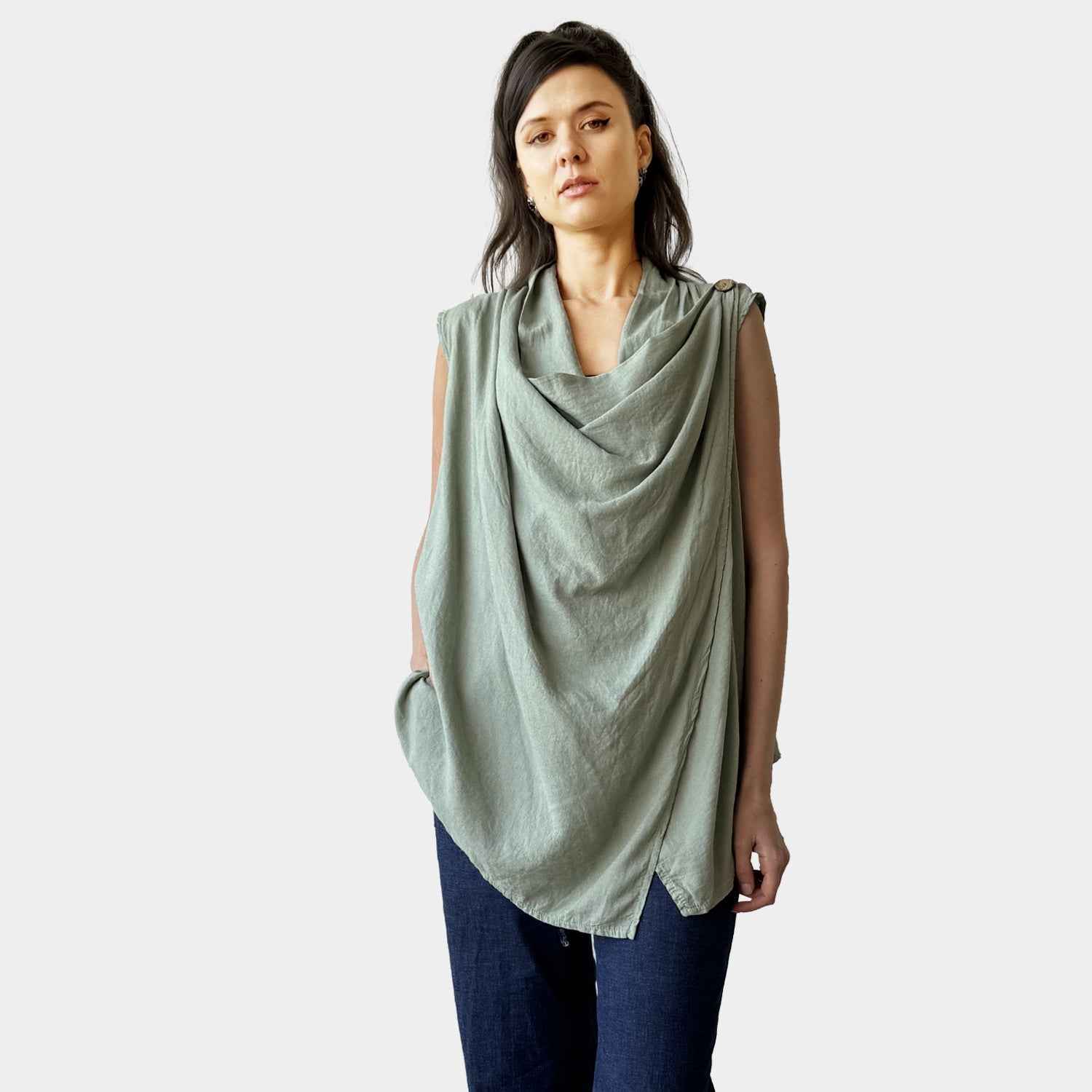 AIY80100 FUNCKY SLEEVELESS TOP