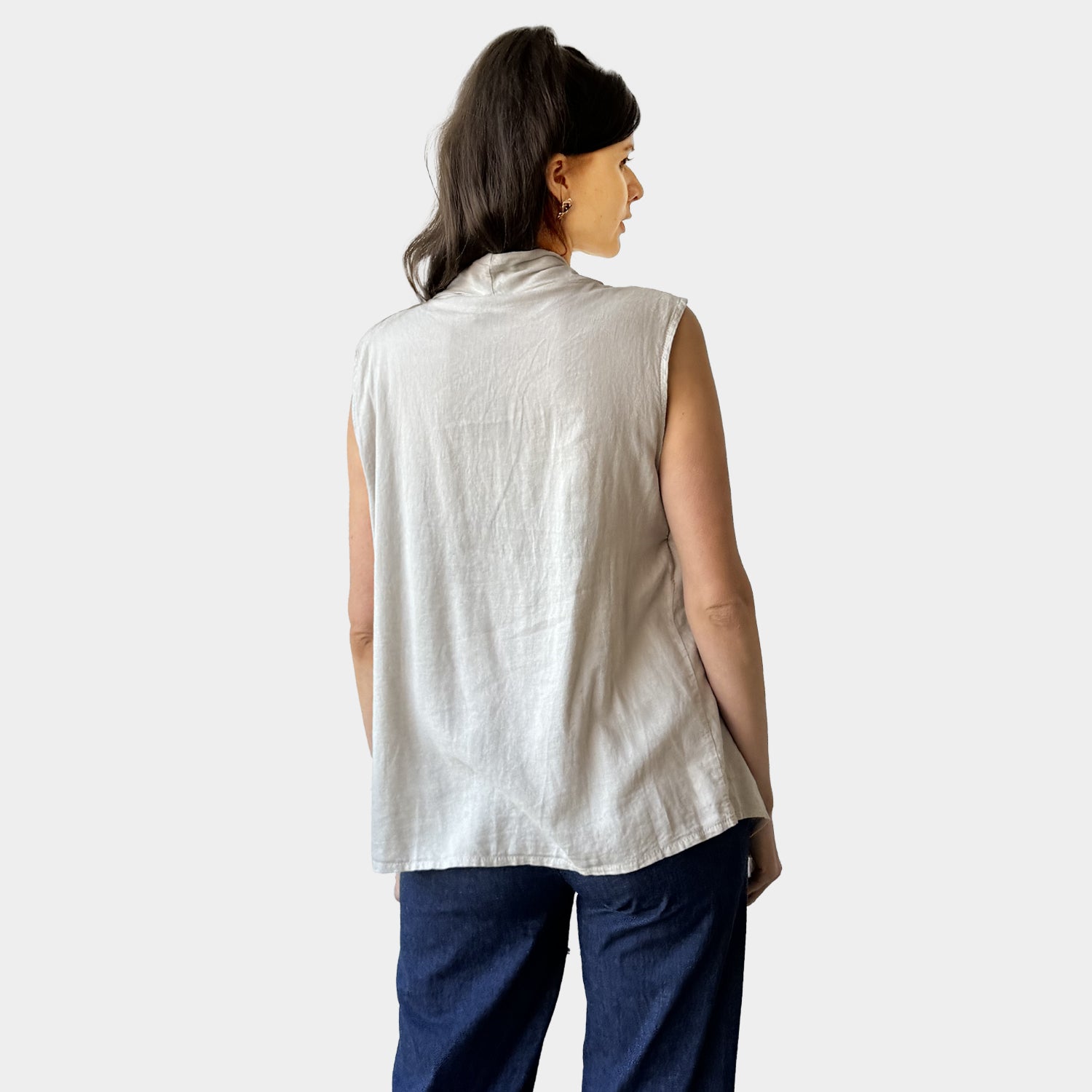 AIY80100 FUNCKY SLEEVELESS TOP