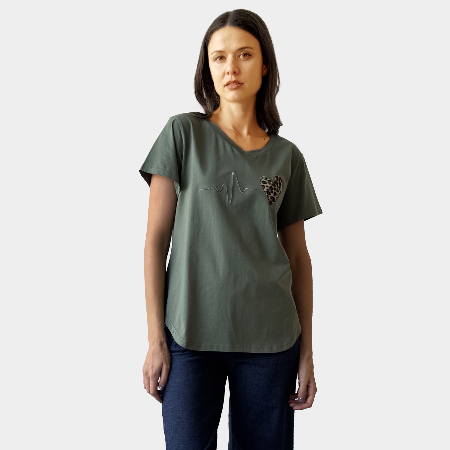 AM24062 EMBROIDER - V NECK TEE