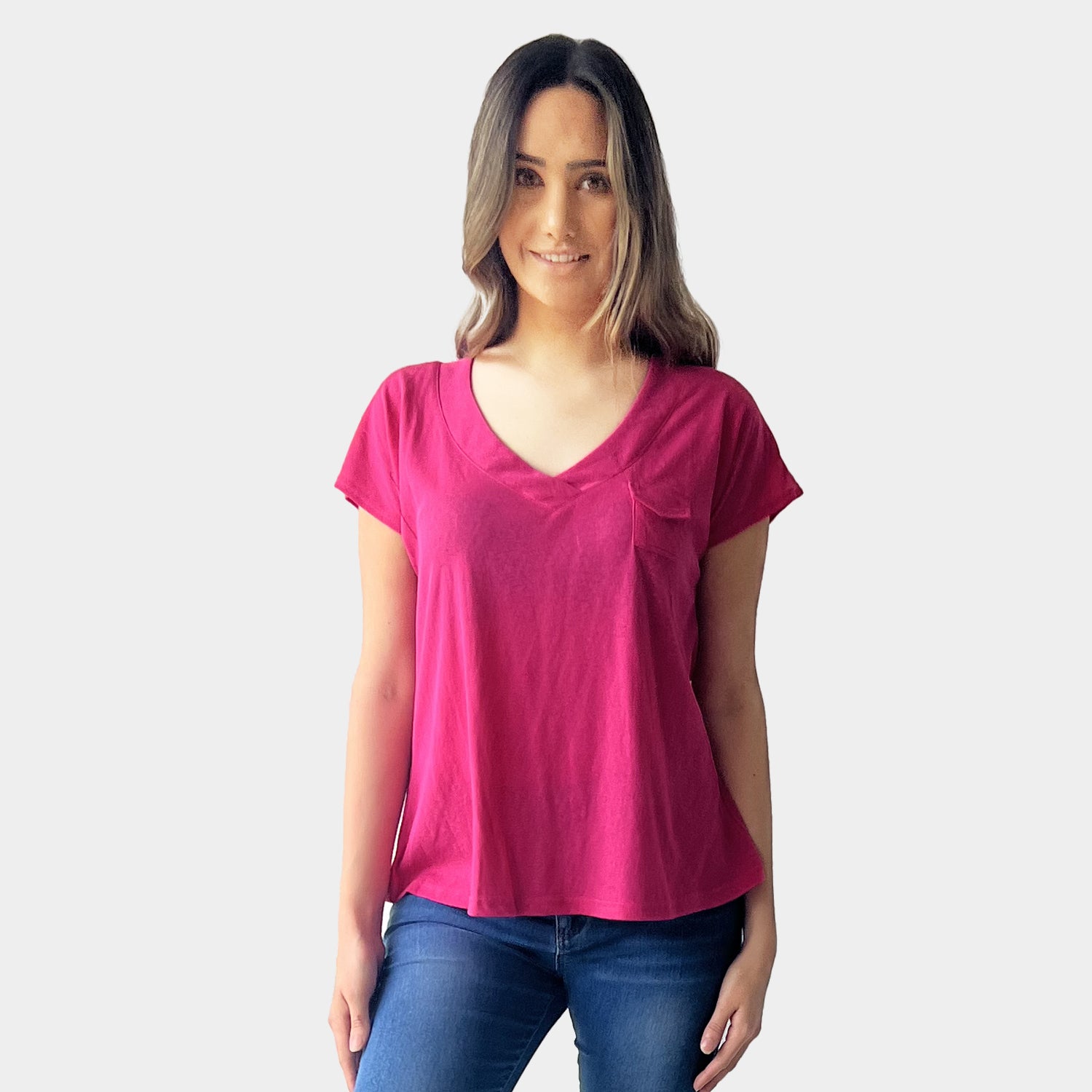 AM023019 V NECK TEE (SALE)