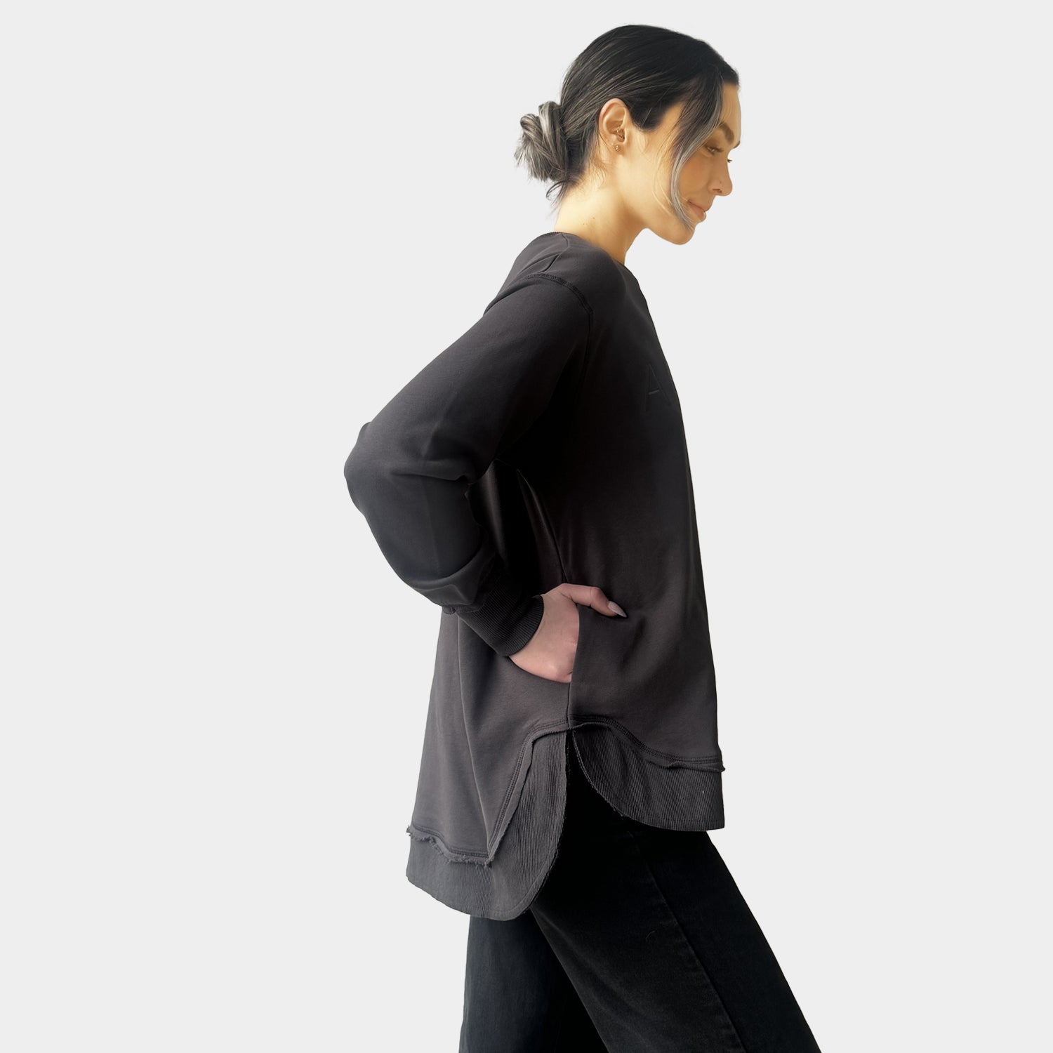 AM022161 CHARCOAL EMBROIDERY SWEATSHIRT