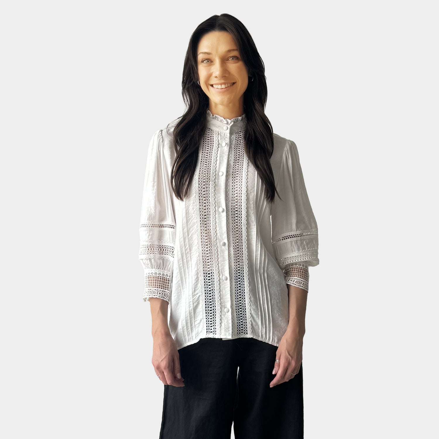 AM02381 LACE TRIM FRONT AND SLEEVE TOP