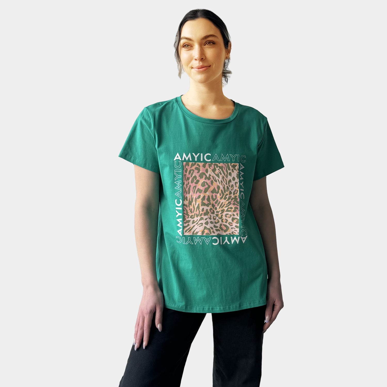 AM023075 SQUARE PRINT & LETTERS TEE