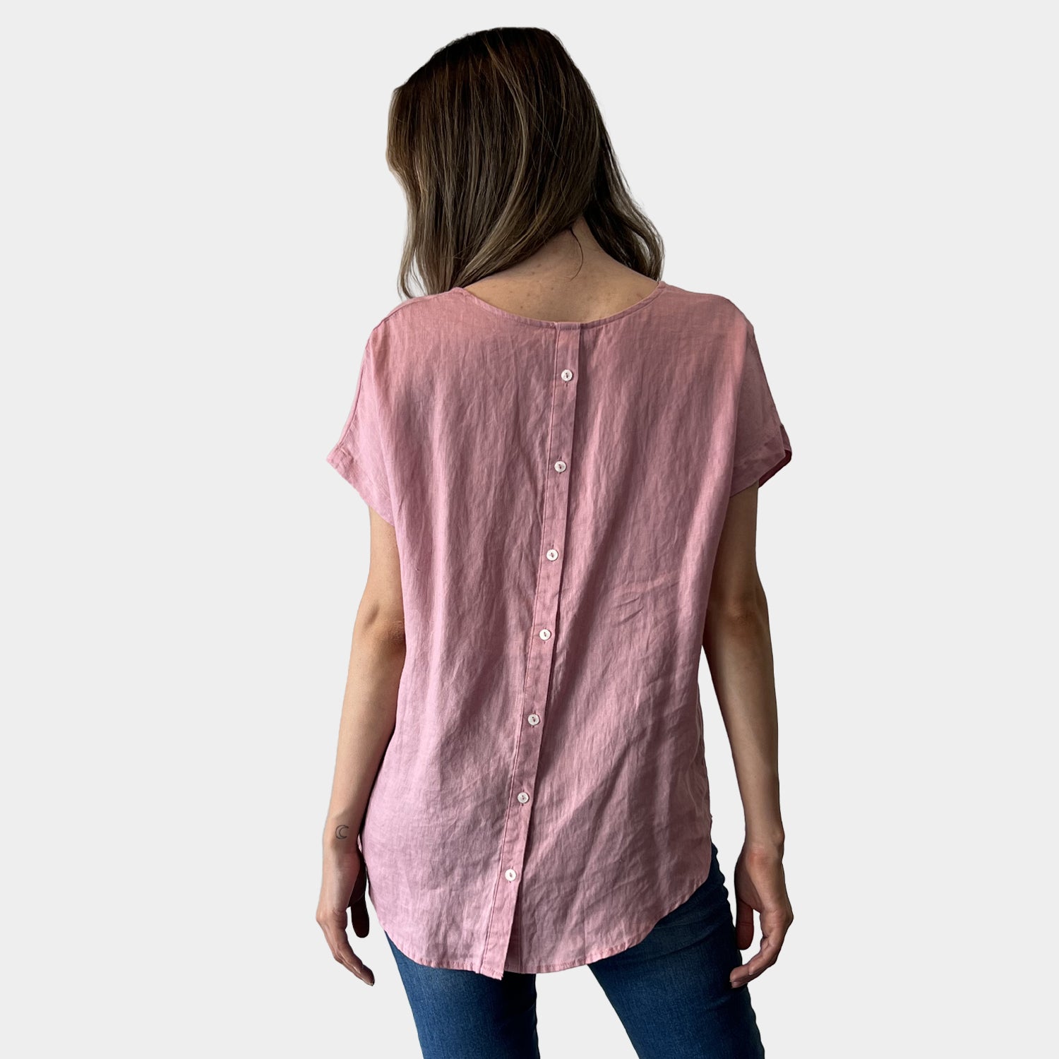 AM02415 BACK BUTTON TRIM 100%LINEN TOP