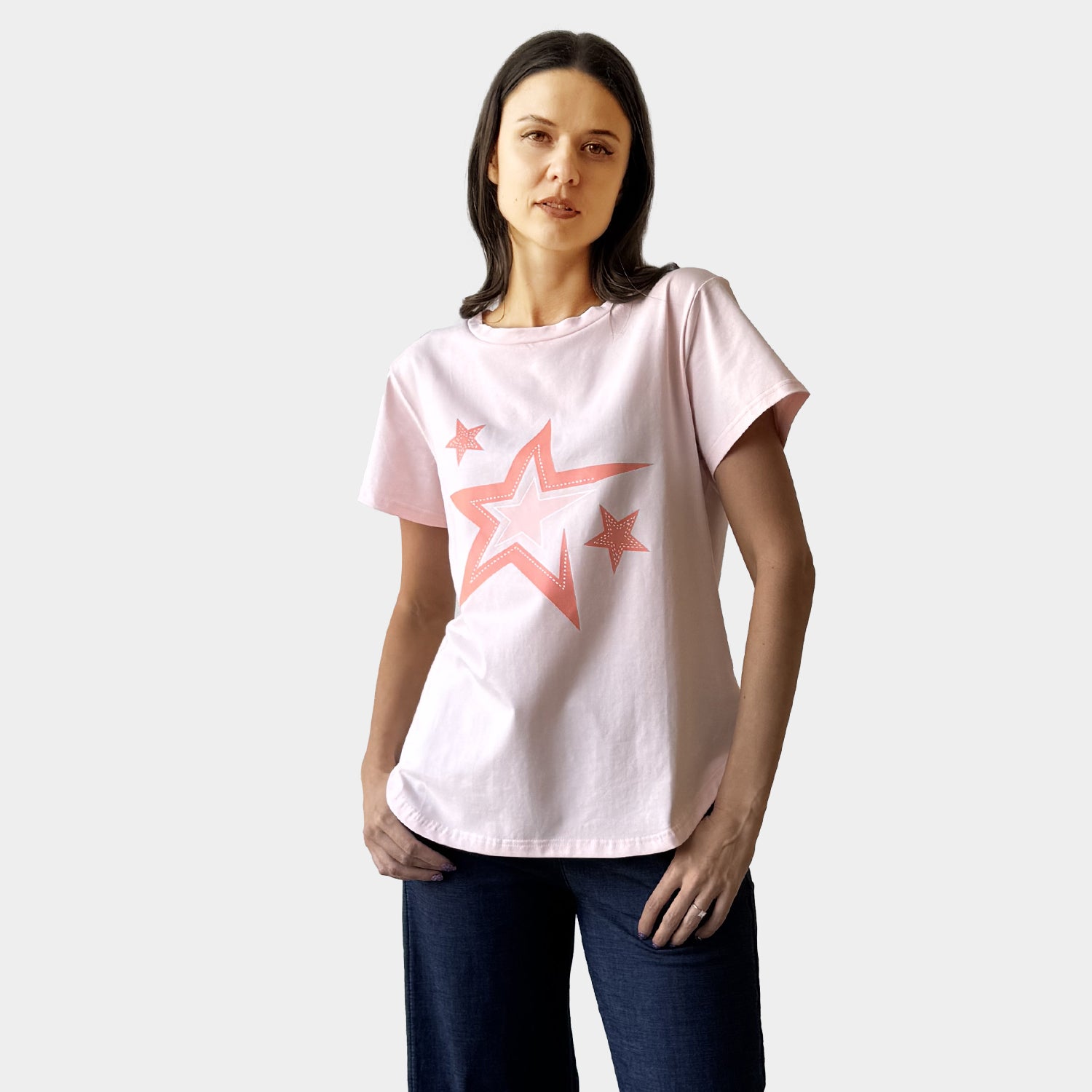 AM24063 MULTI STAR PRINT TEE