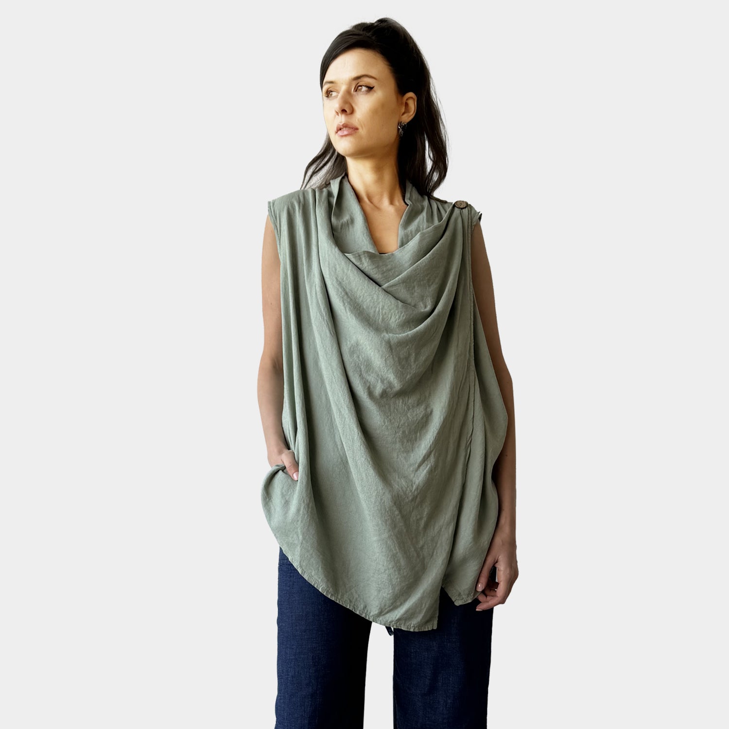 AIY80100 FUNCKY SLEEVELESS TOP