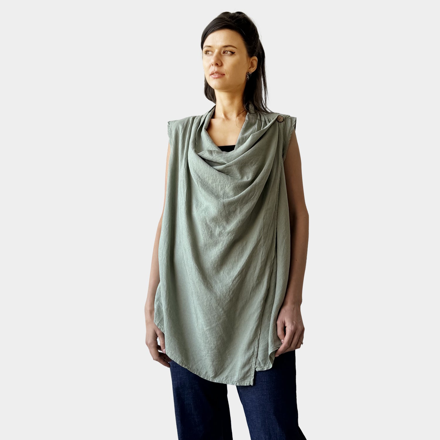 AIY80100 FUNCKY SLEEVELESS TOP