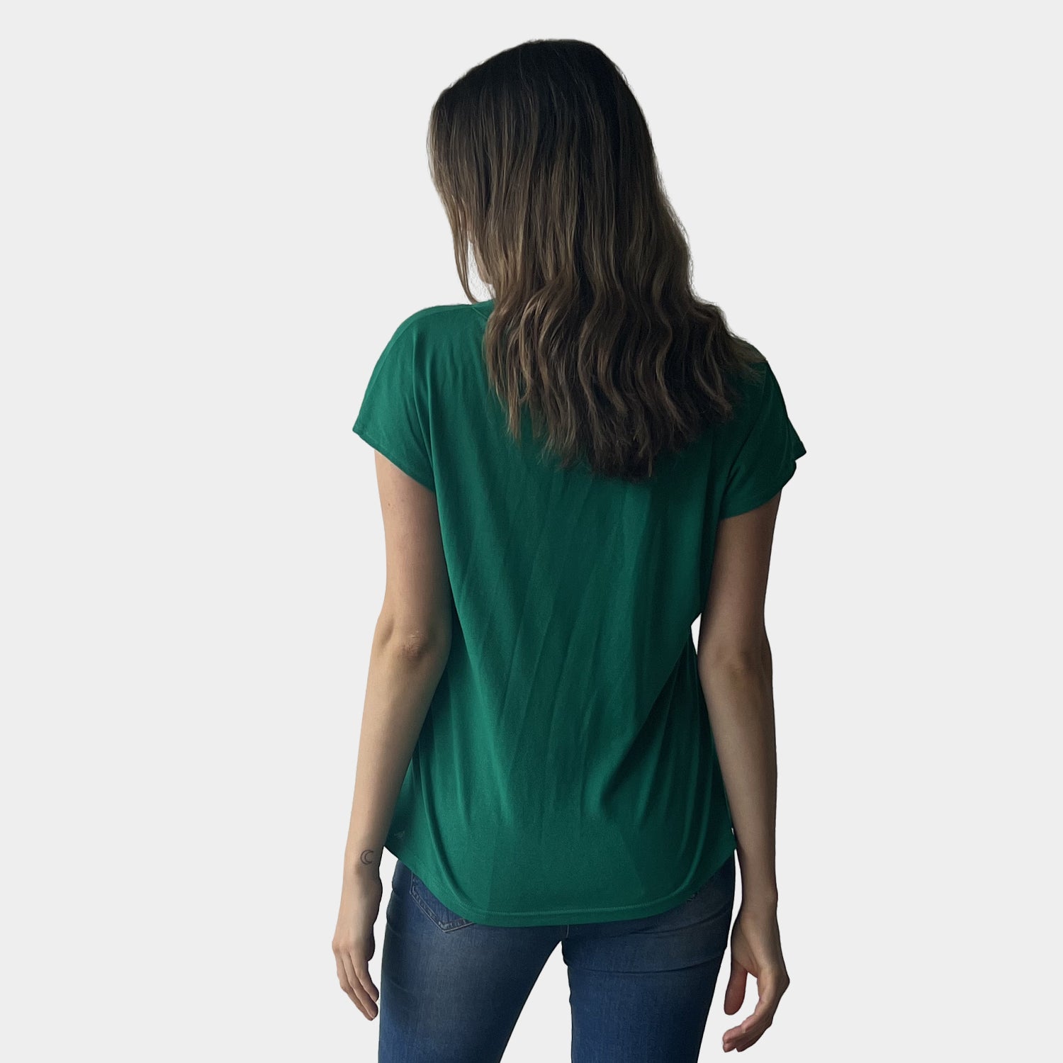 AM023019 V NECK TEE (SALE)