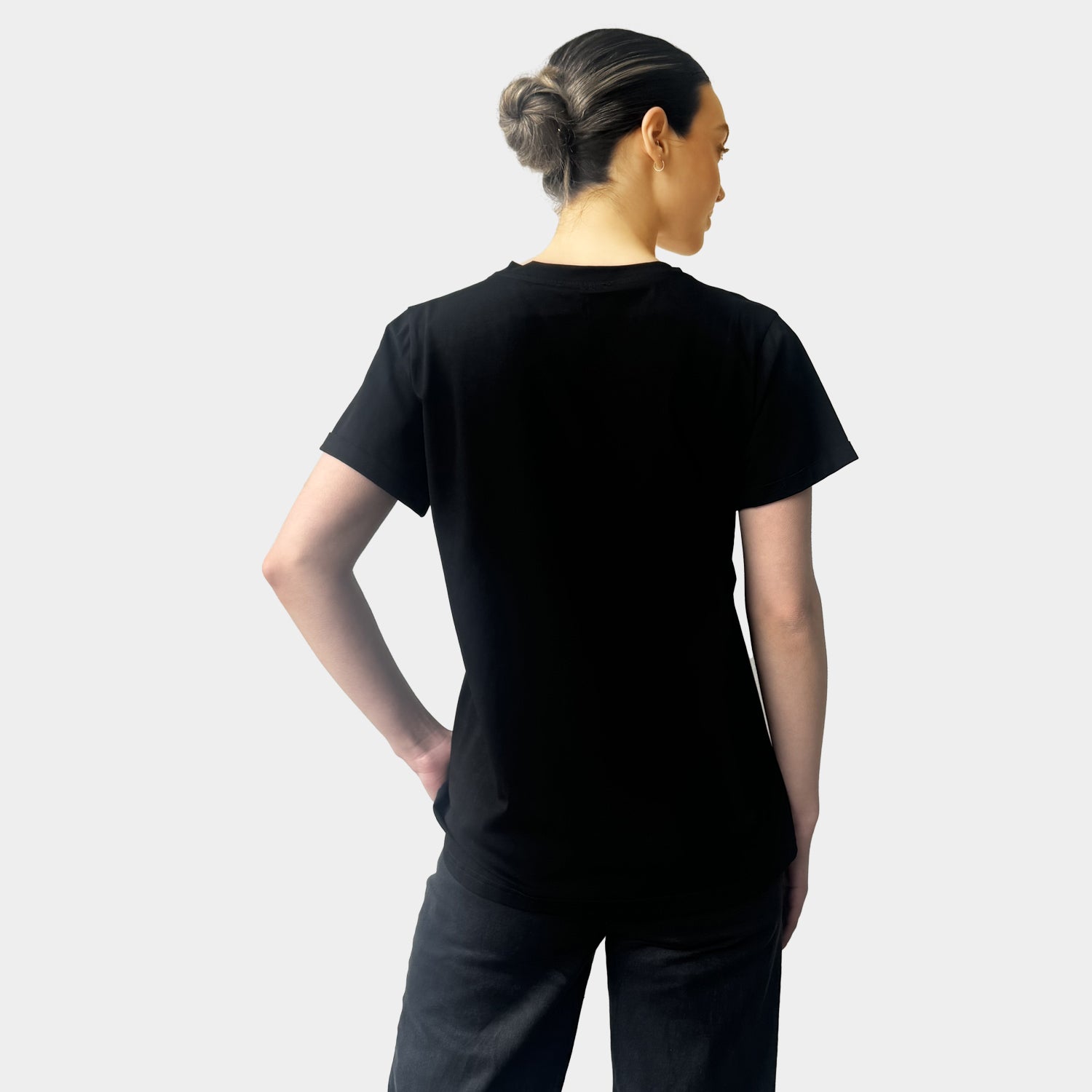 AM023056 SEQUINS TEE