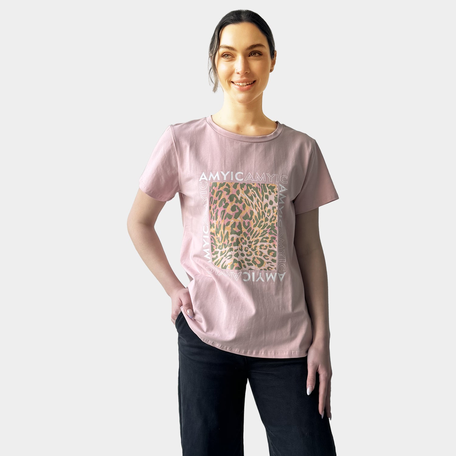 AM023075 SQUARE PRINT & LETTERS TEE