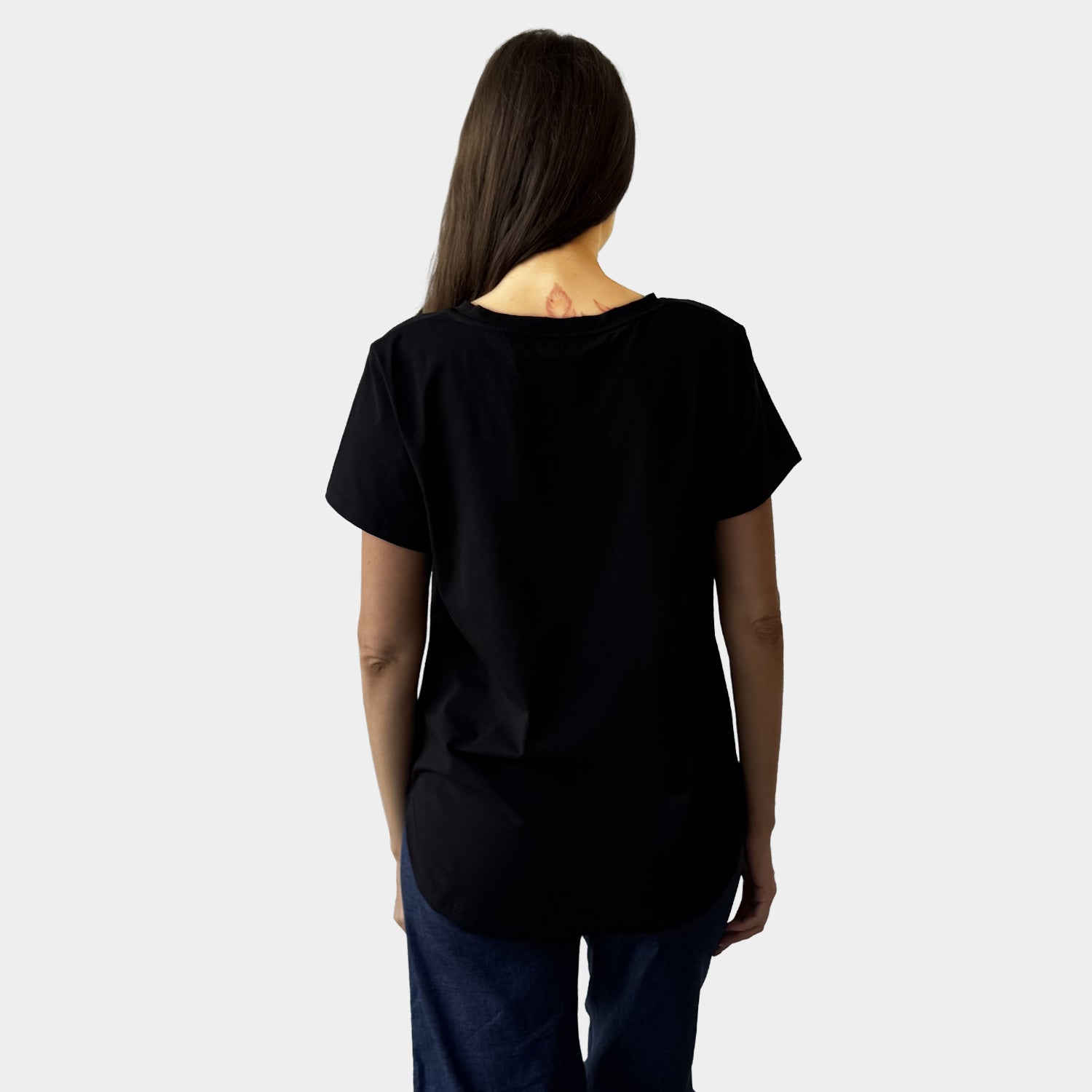 AM24062 EMBROIDER - V NECK TEE