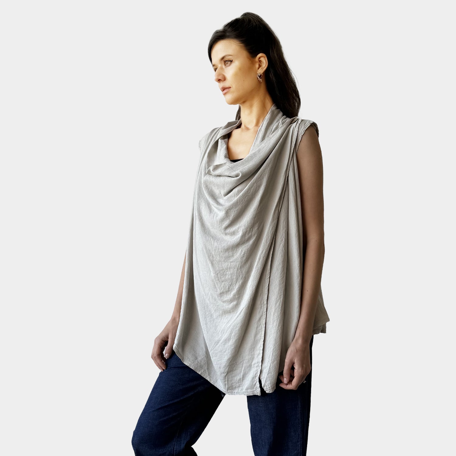 AIY80100 FUNCKY SLEEVELESS TOP