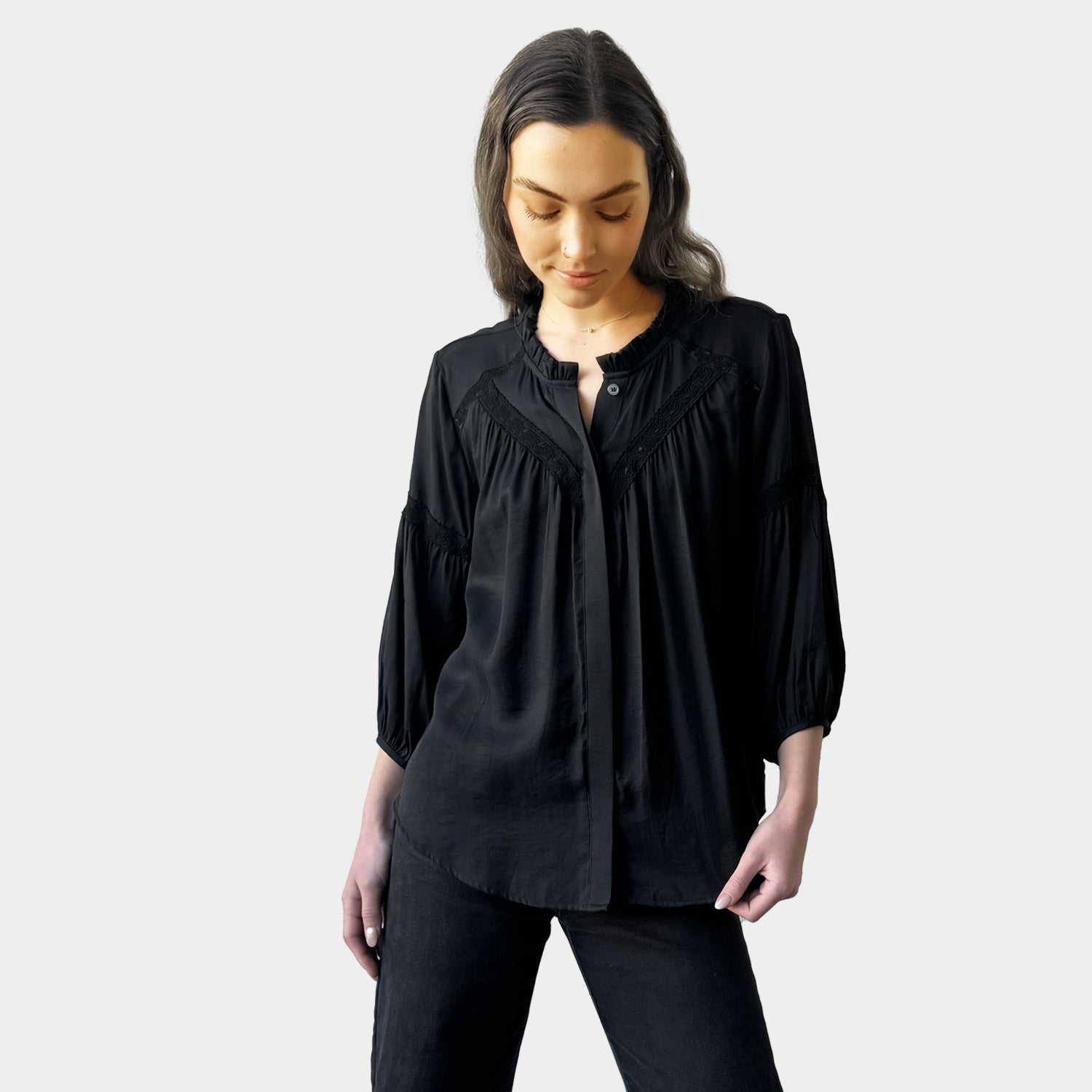 AM02397 FRILL NECK & LACE TRIM (SALE)