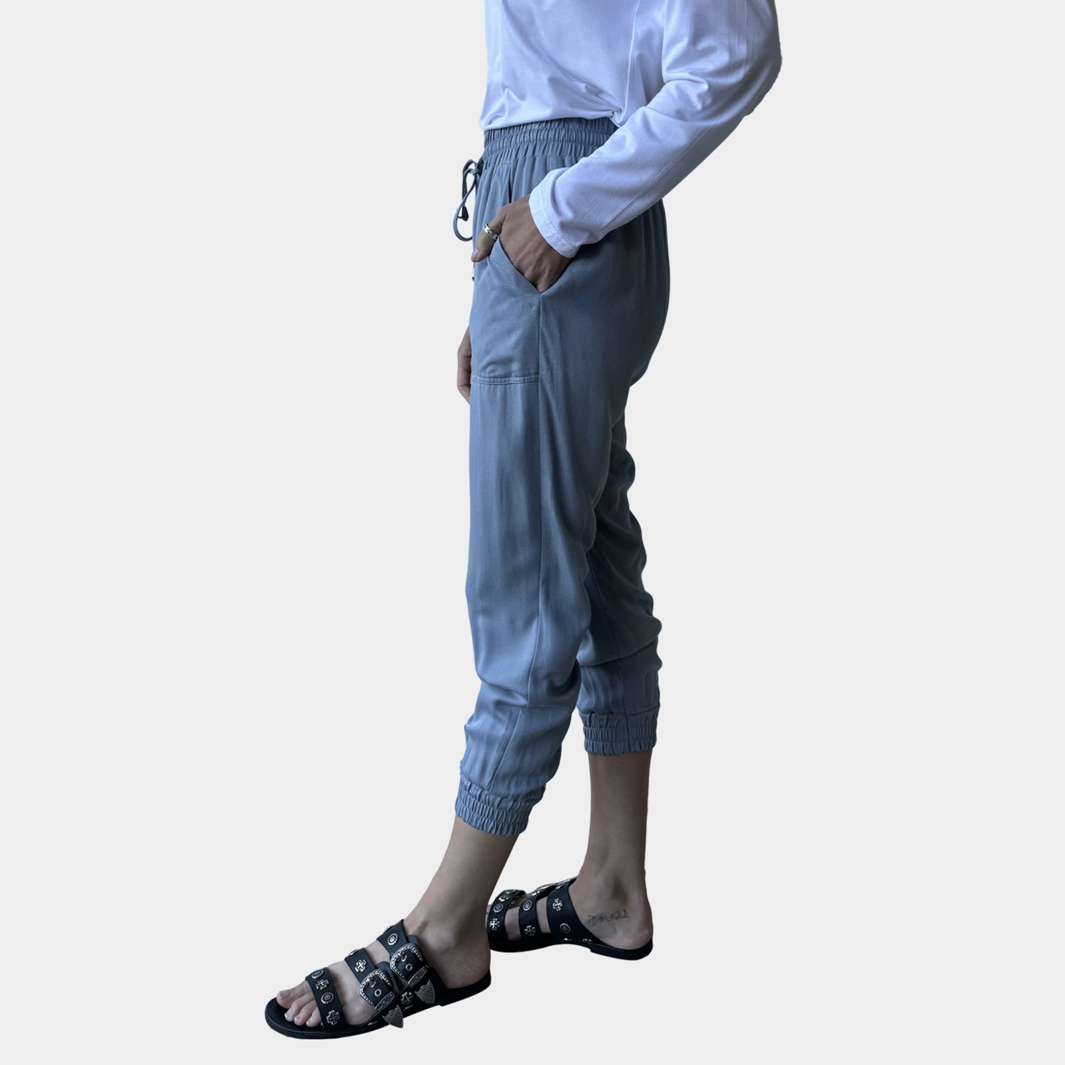 AM01293 CASUAL CROPPED PANT (SALE)