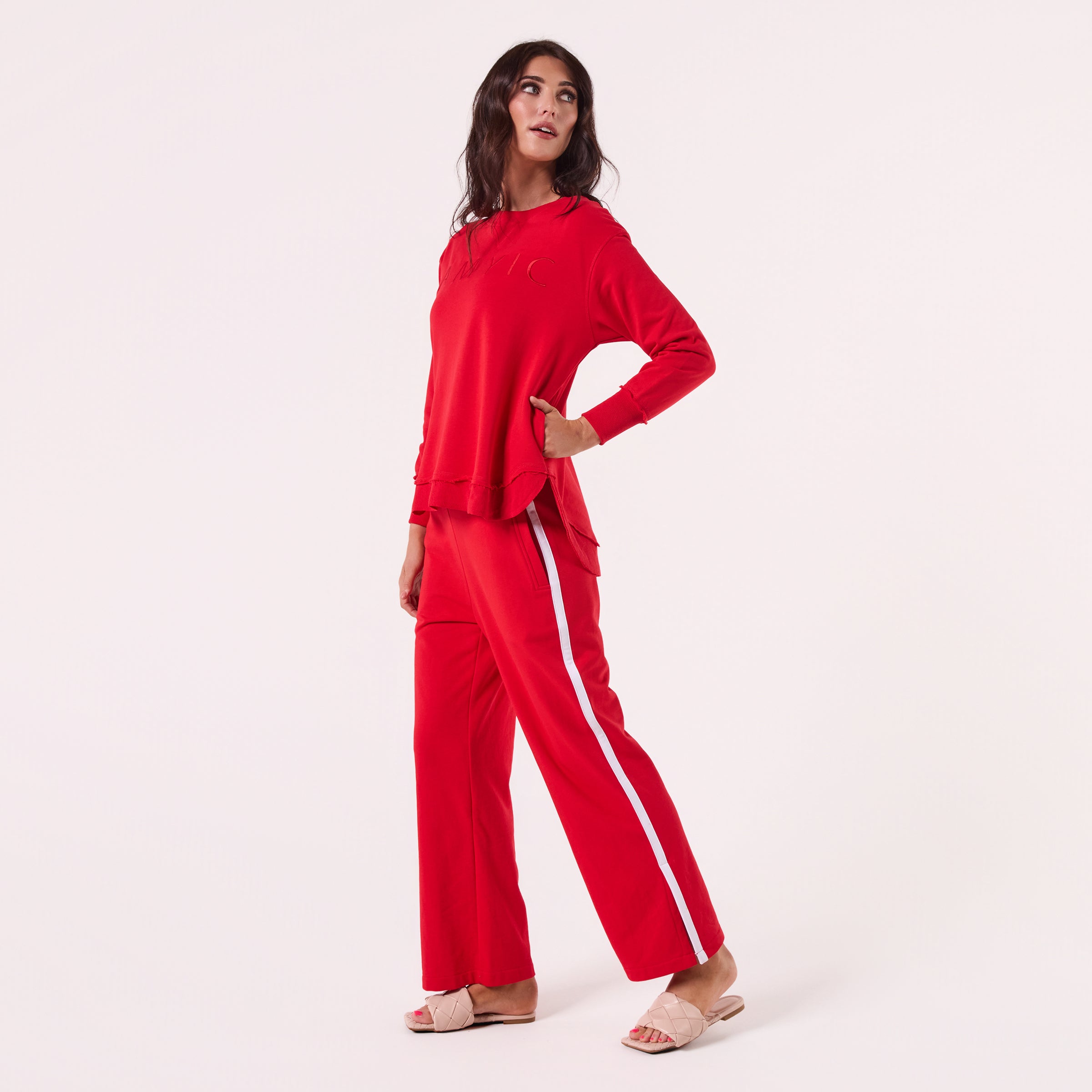 AM022161 RED EMBROIDERY SWEATSHIRT