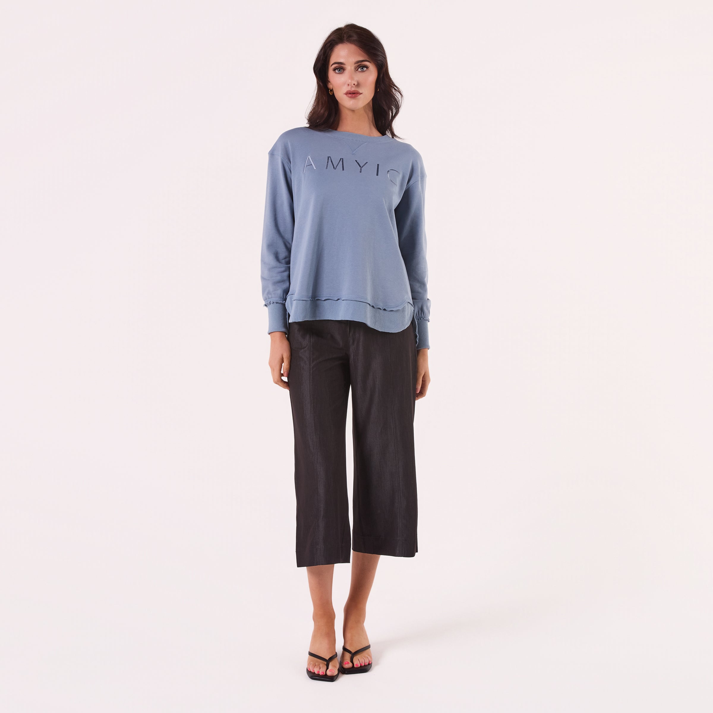 AM022161 DENIM BLUE EMBROIDERY SWEATSHIRT