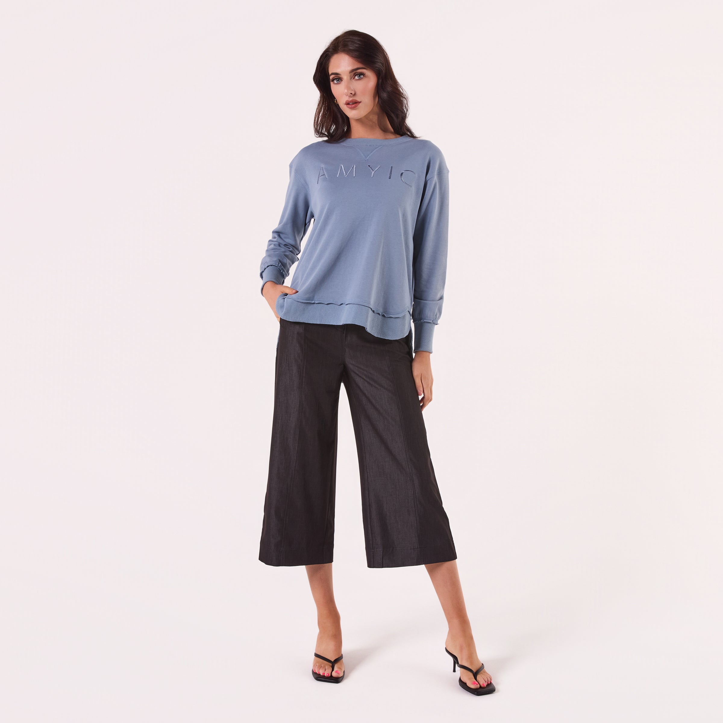 AM022161 DENIM BLUE EMBROIDERY SWEATSHIRT