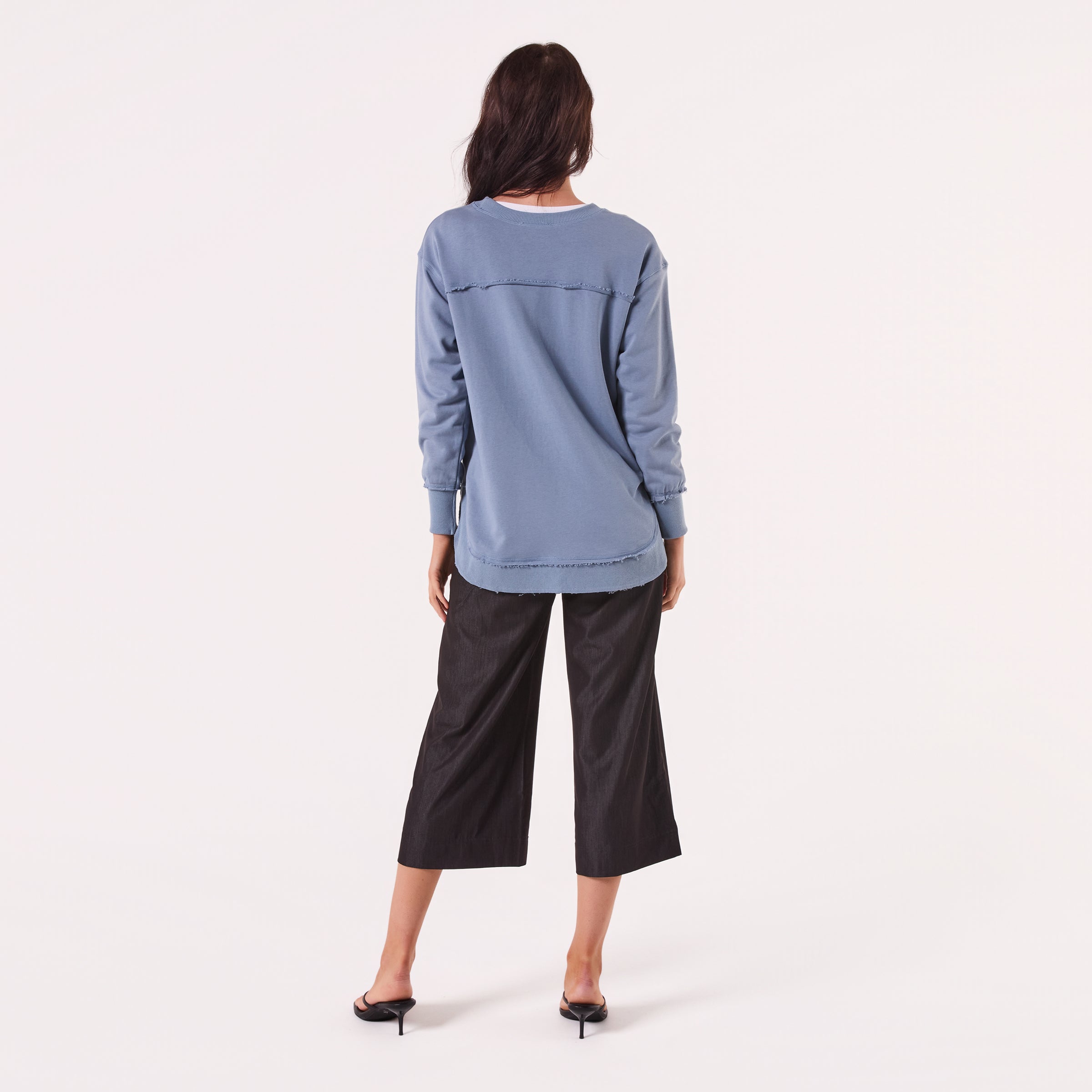 AM022161 DENIM BLUE EMBROIDERY SWEATSHIRT