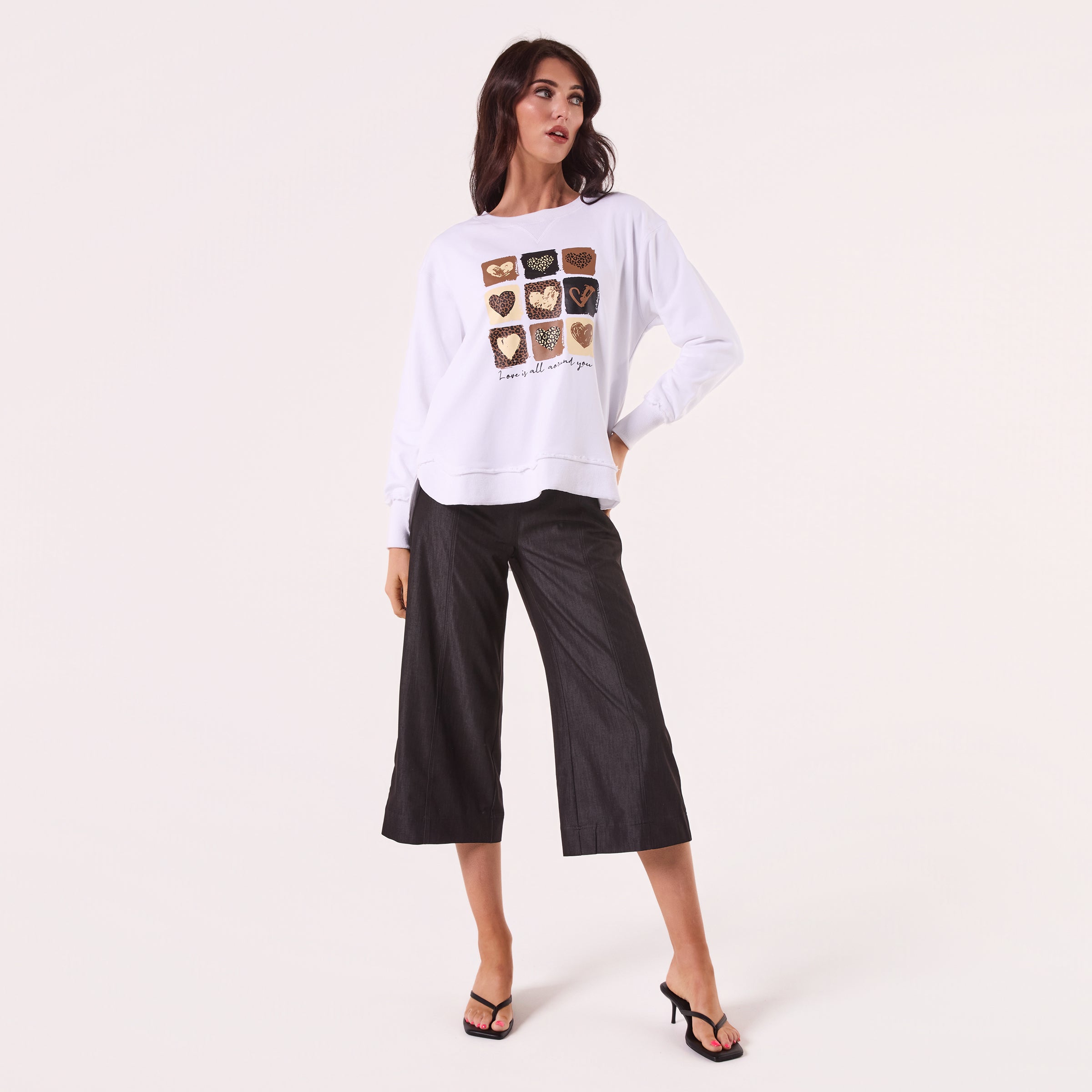 AM24026 MULTI PRINT SIDE POCKET SWEATSHIRT