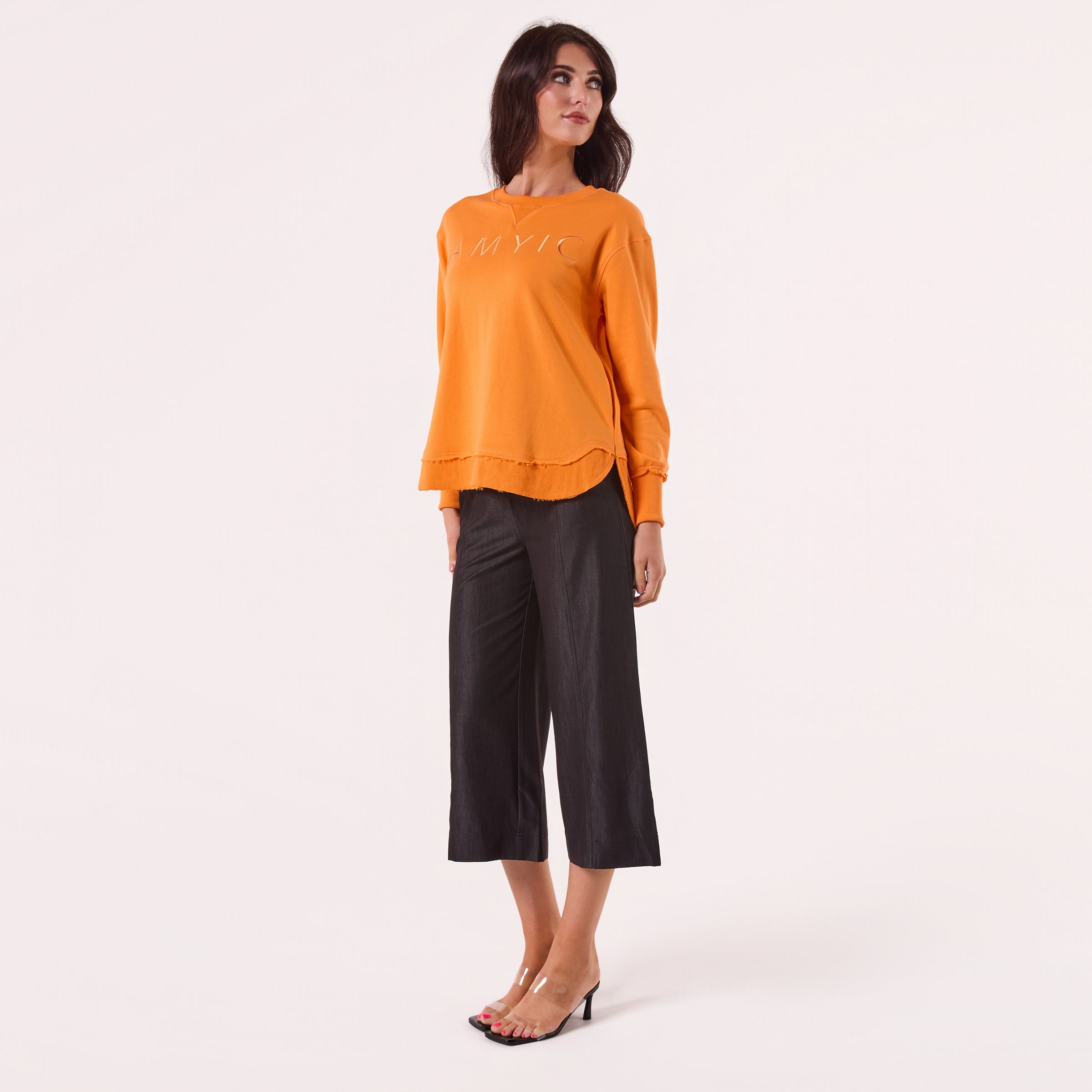 AM022161 ORANGE EMBROIDERY SWEATSHIRT