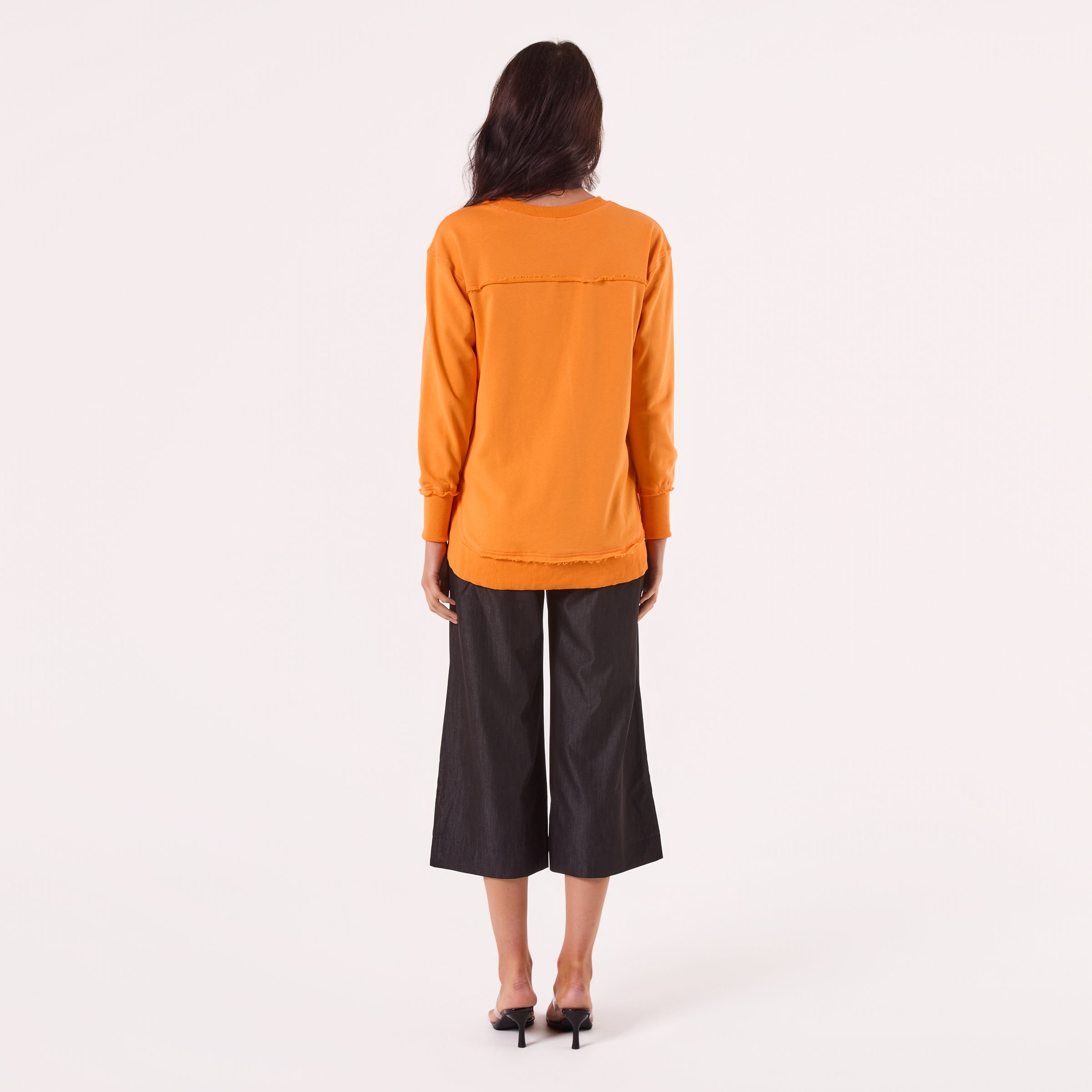 AM022161 ORANGE EMBROIDERY SWEATSHIRT