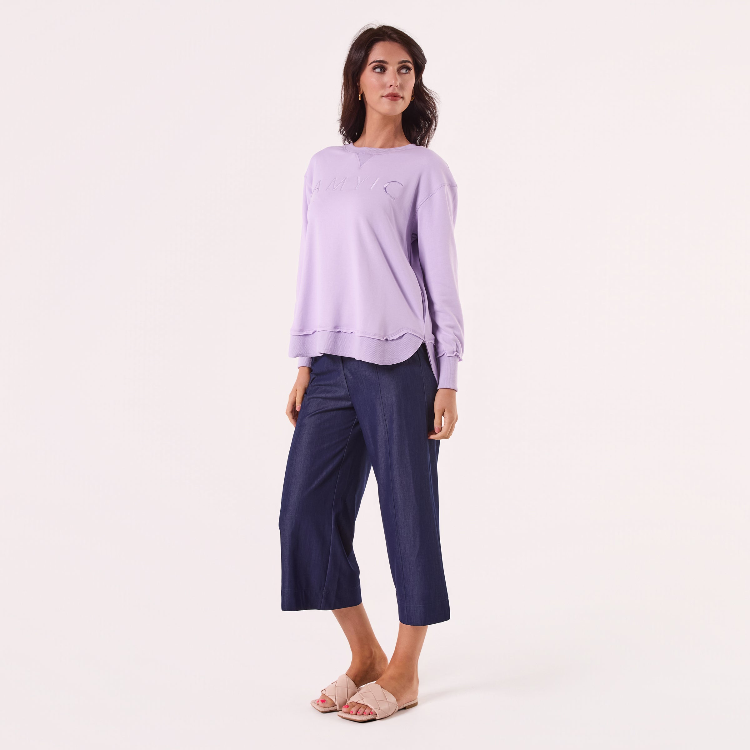 AM022161 LILAC EMBROIDERY SWEATSHIRT