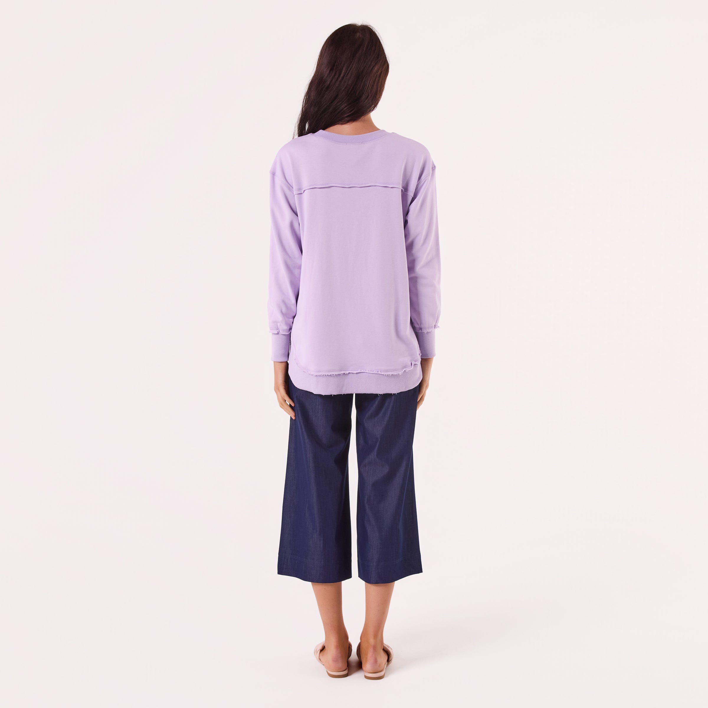 AM022161 LILAC EMBROIDERY SWEATSHIRT