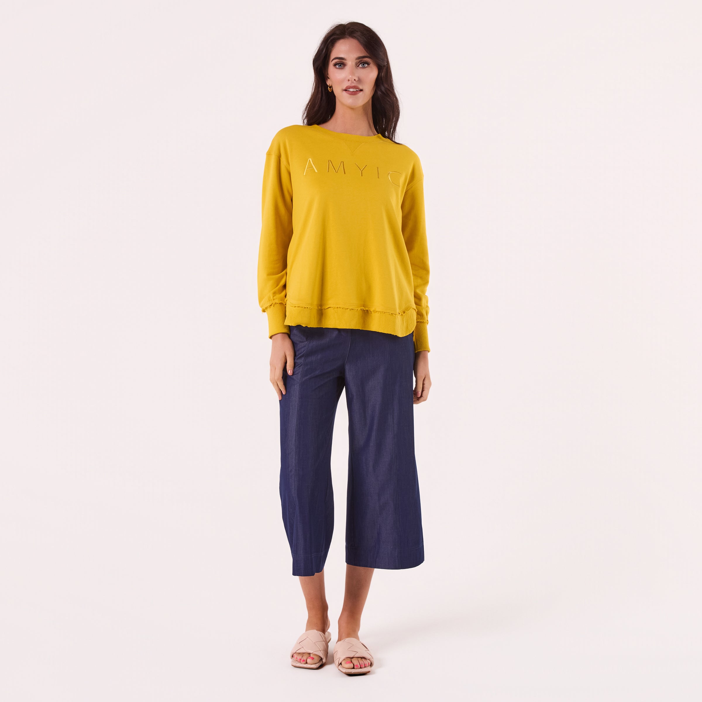 AM022161 MUSTARD EMBROIDERY SWEATSHIRT