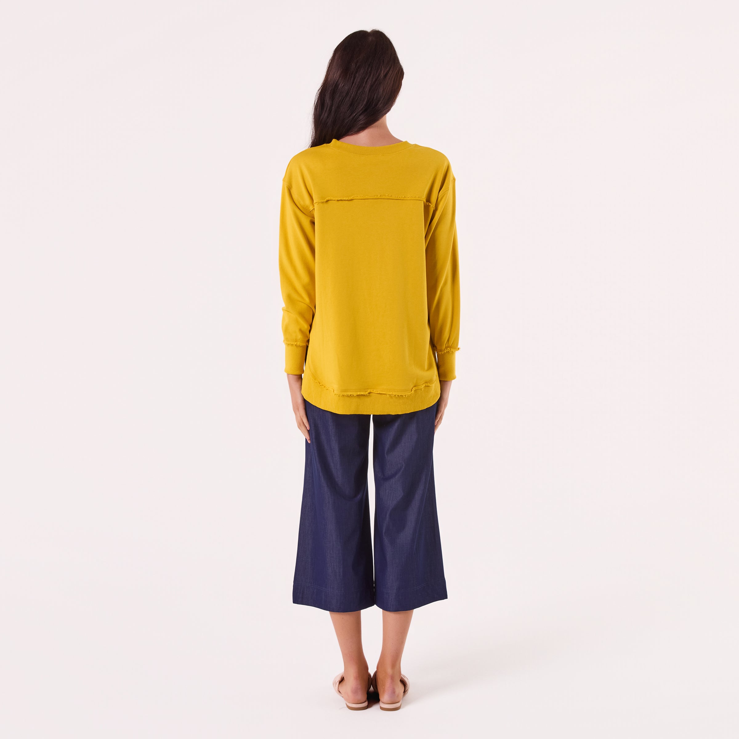 AM022161 MUSTARD EMBROIDERY SWEATSHIRT