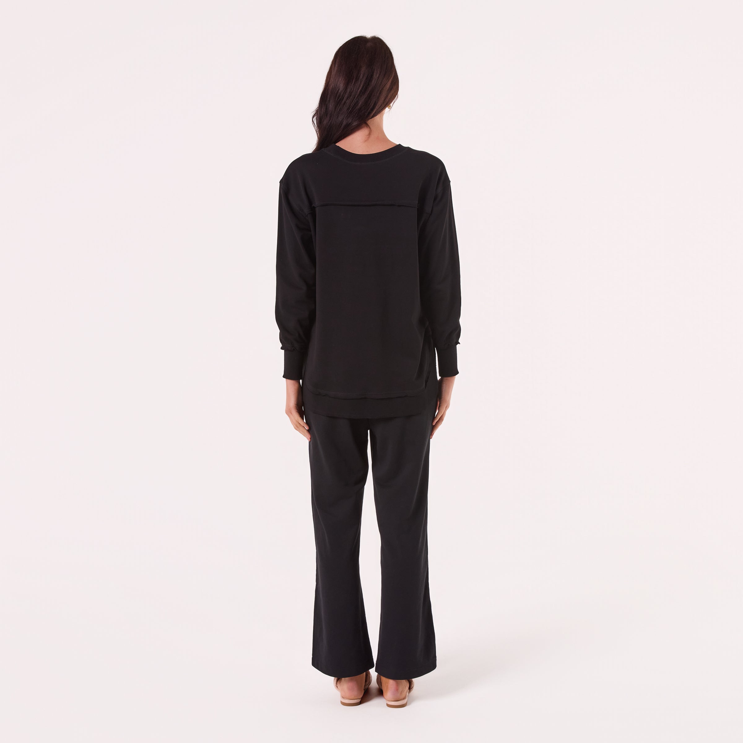 AM022161 BLACK EMBROIDERY SWEATSHIRT