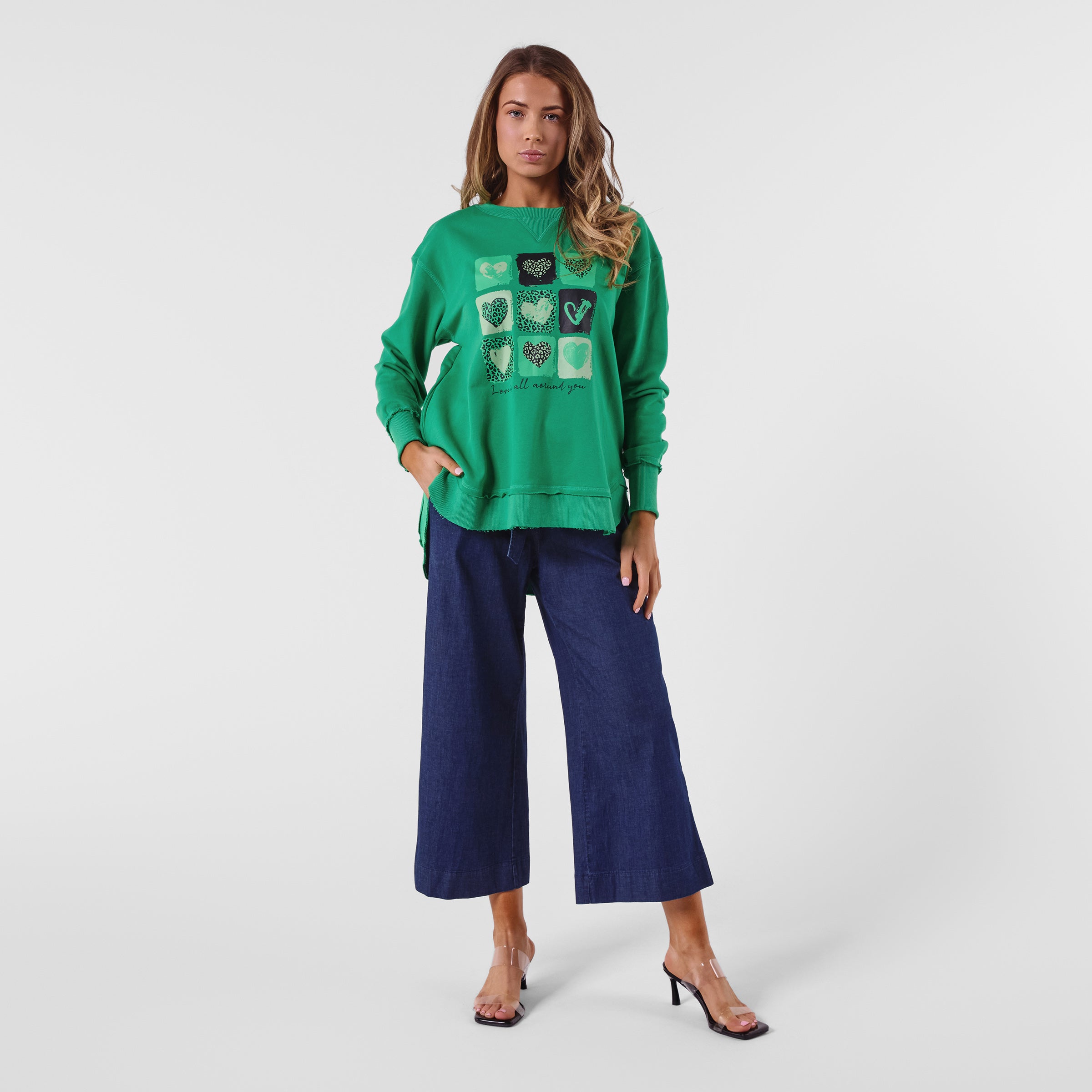 AM24026 MULTI PRINT SIDE POCKET SWEATSHIRT