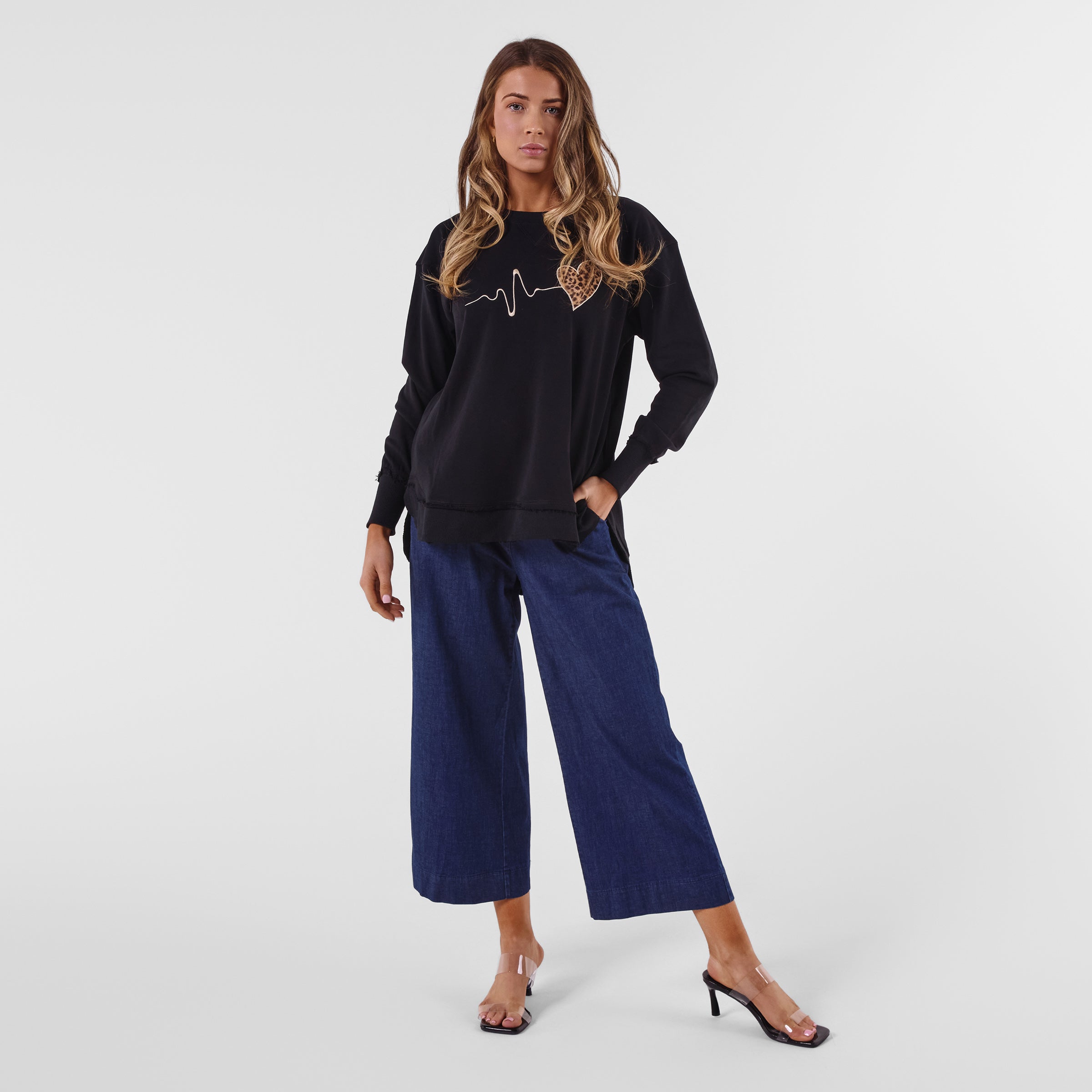 AM25099 LEOPARD HEART EMBROIDER