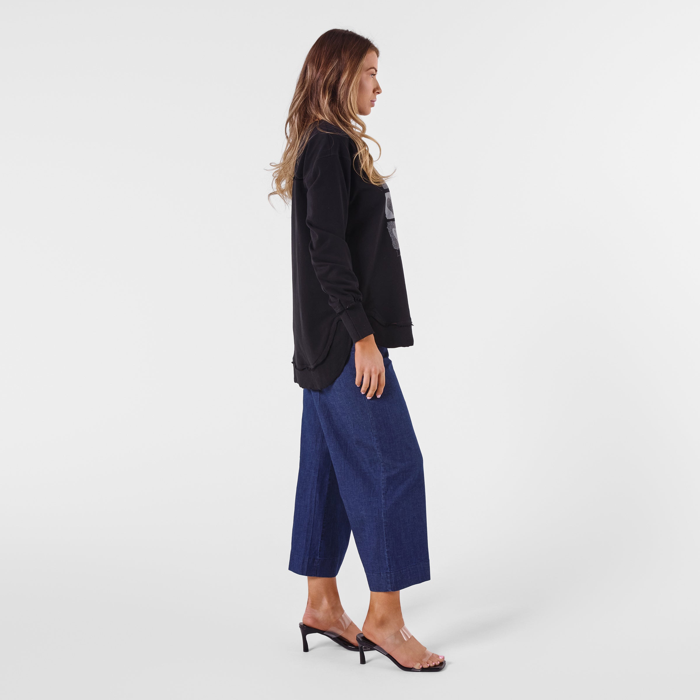 AM24026 MULTI PRINT SIDE POCKET SWEATSHIRT