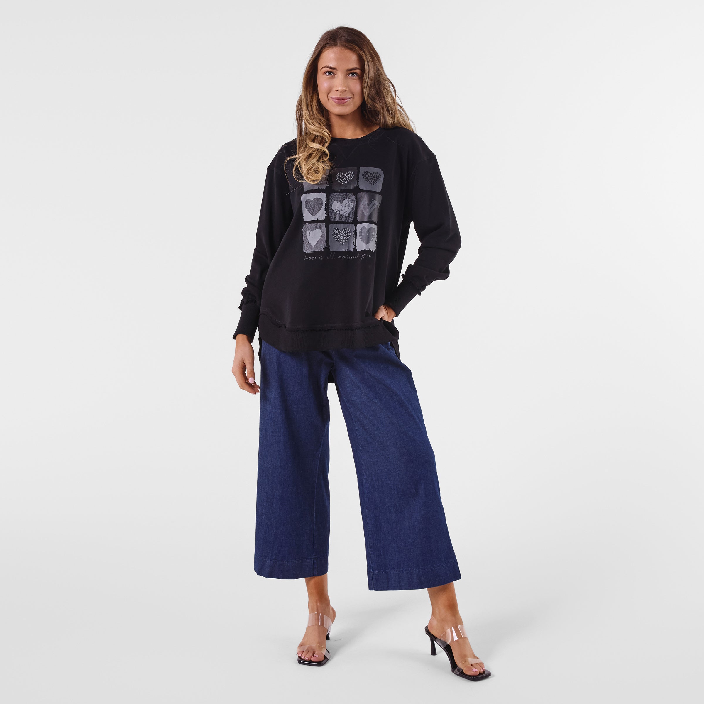 AM24026 MULTI PRINT SIDE POCKET SWEATSHIRT