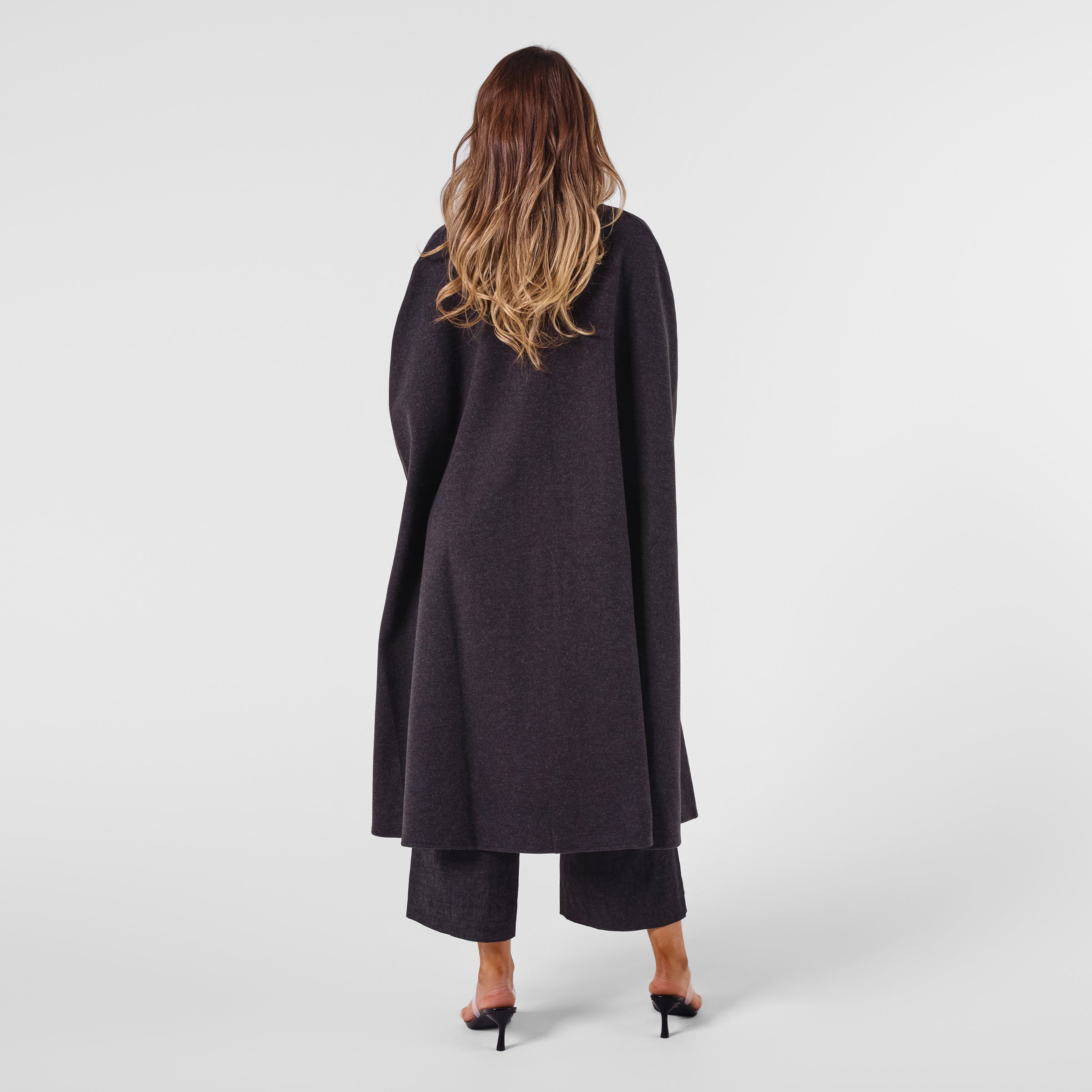 AF00013 SLEEVELESS LONG COAT