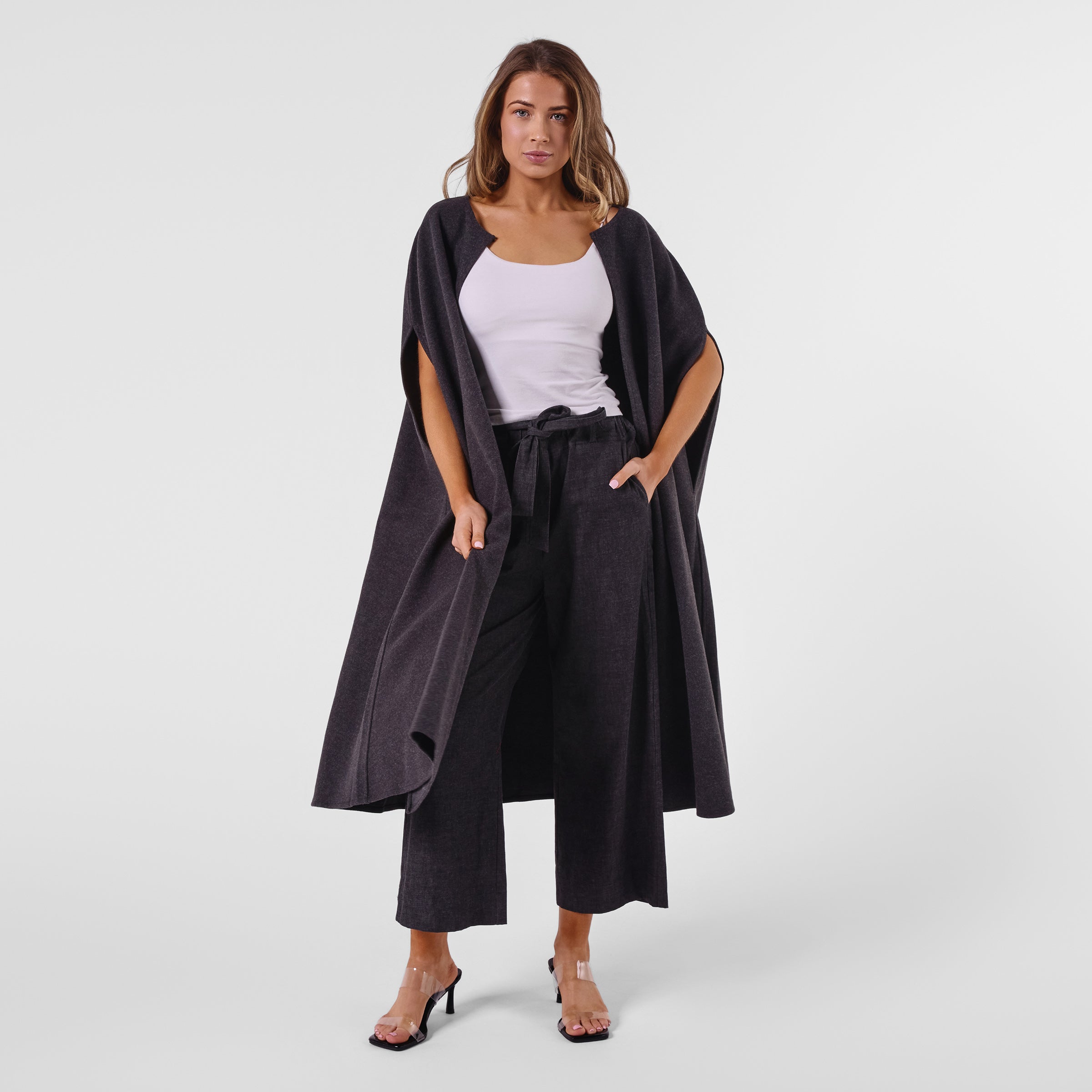 AF00013 SLEEVELESS LONG COAT