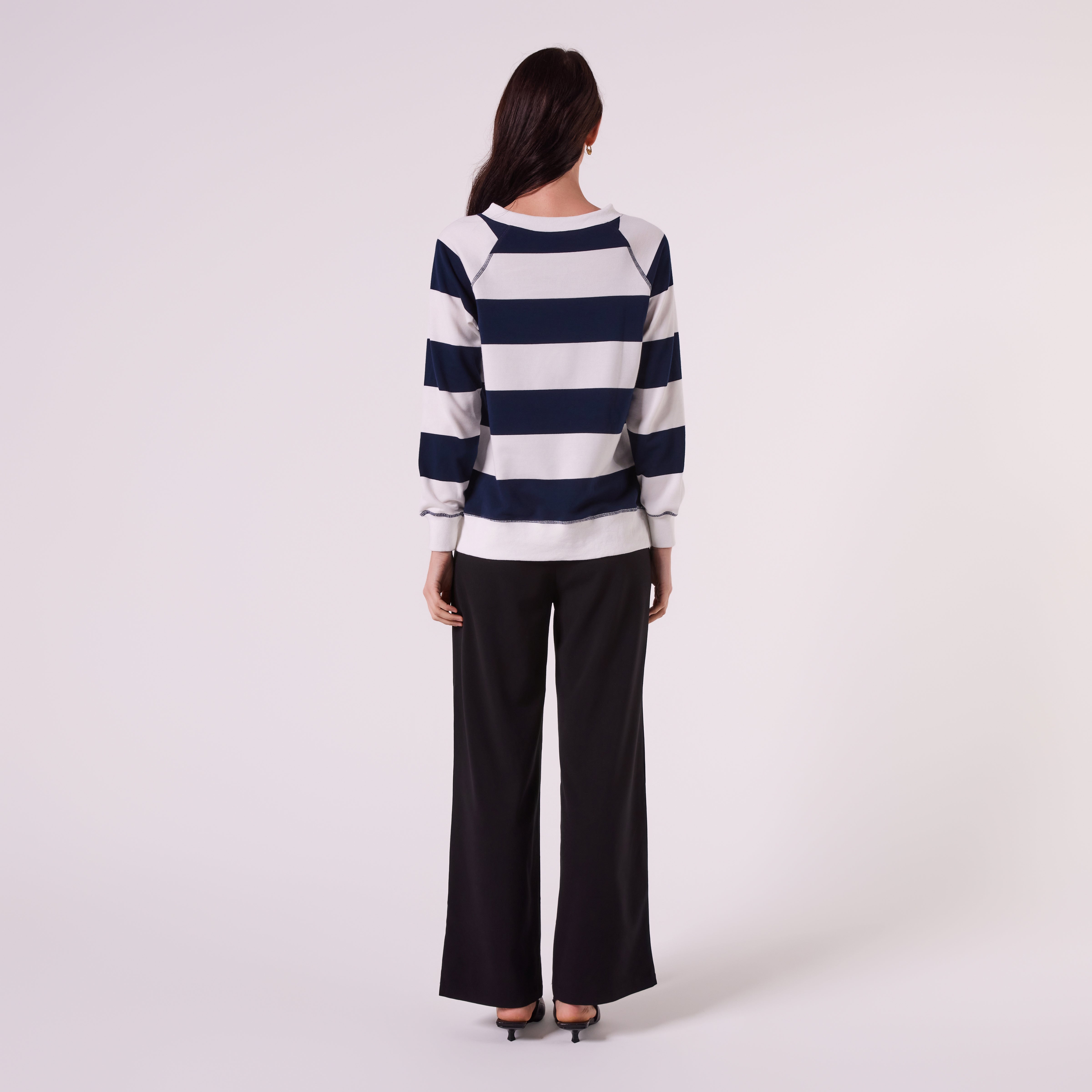 AM26018 V NECK STRIPE SWEATSHIRT (NAVY)