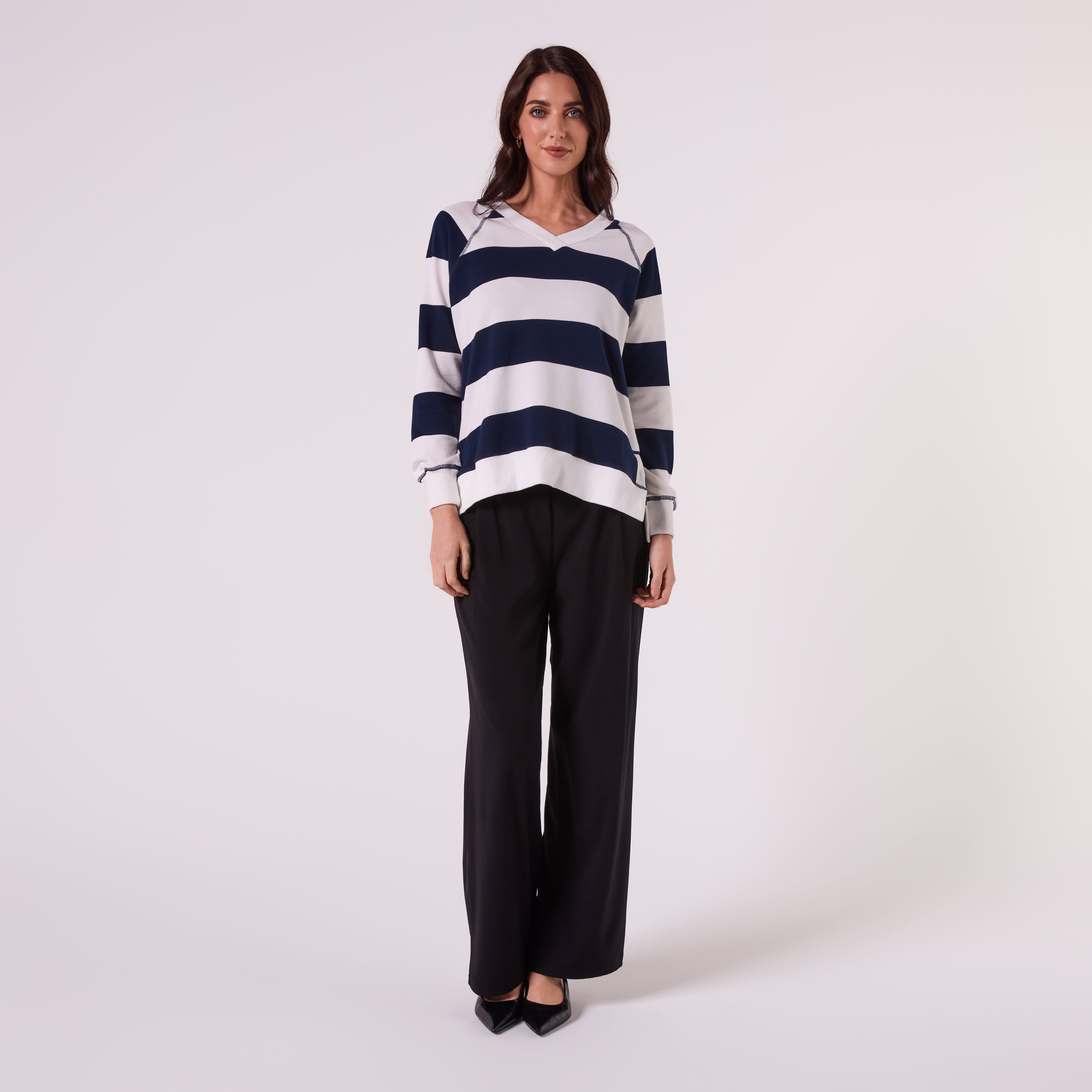 AM26018 V NECK STRIPE SWEATSHIRT (NAVY)
