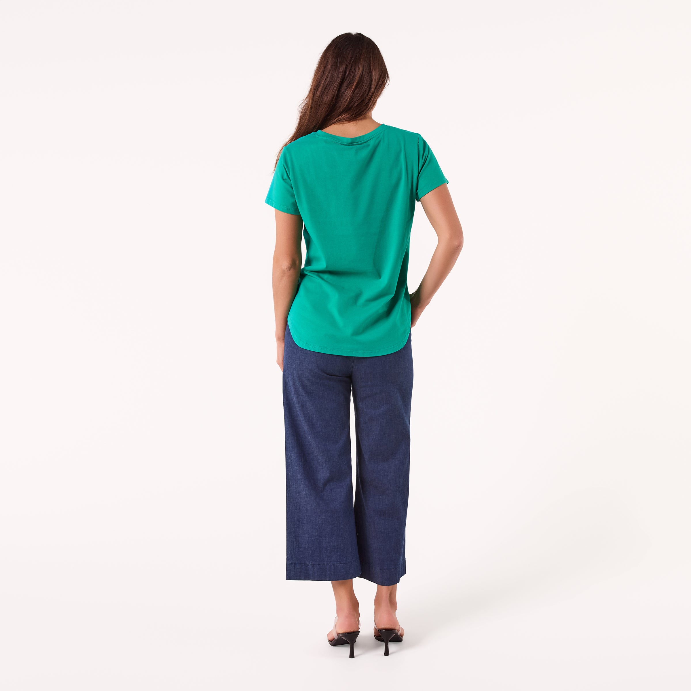 AM022202 LOVE HEART PRINT V NECK TEE