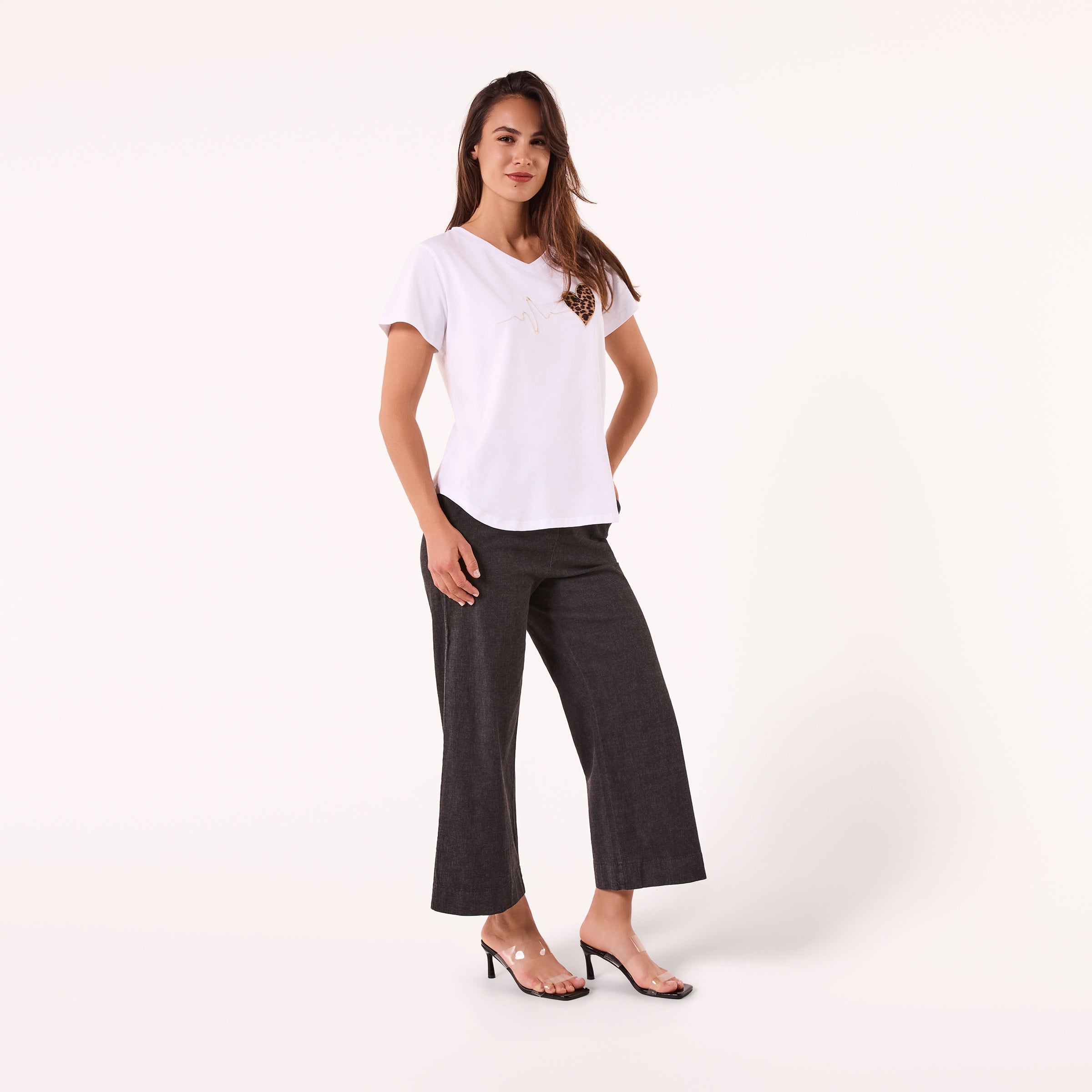 AM24062 EMBROIDER - V NECK TEE