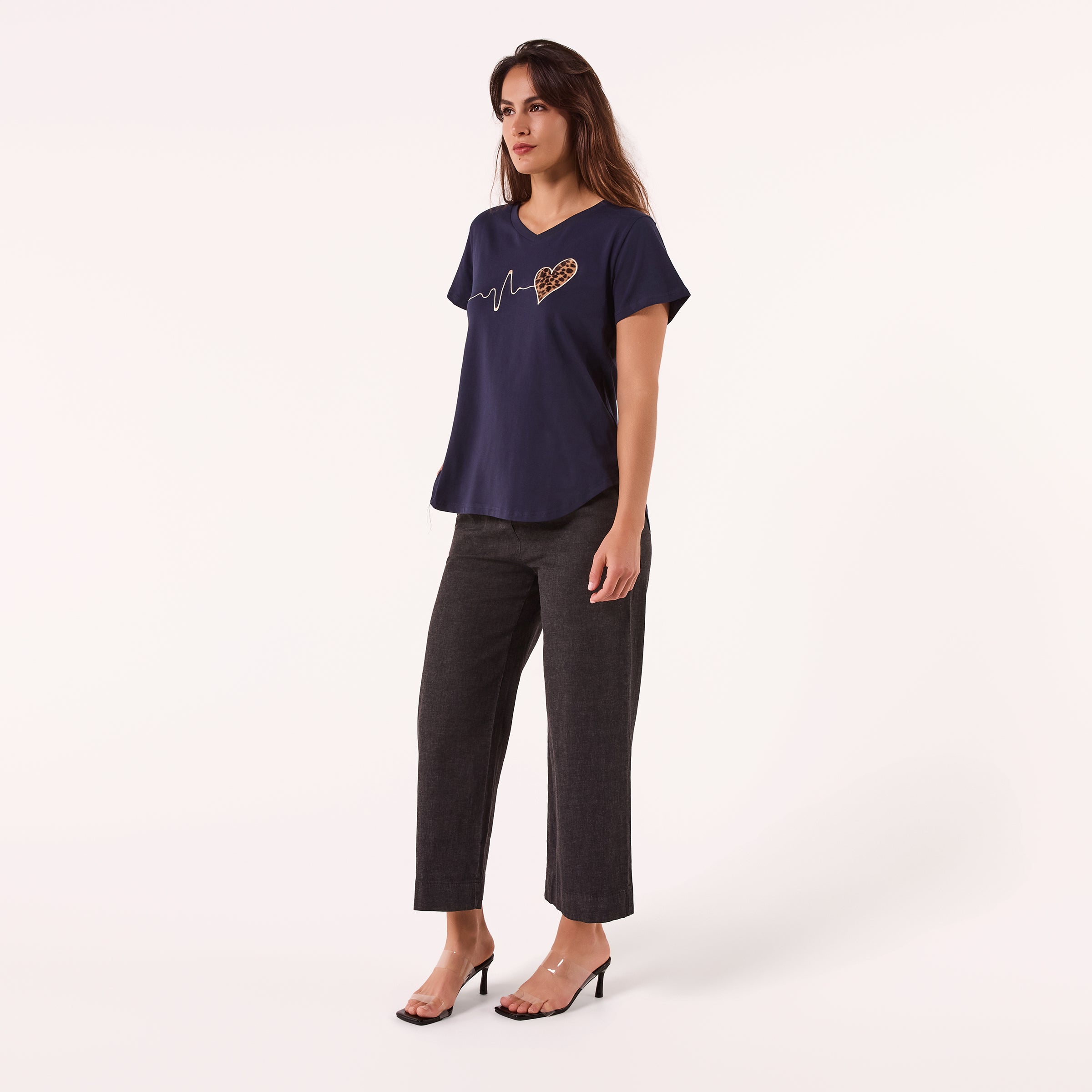 AM24062 EMBROIDER - V NECK TEE