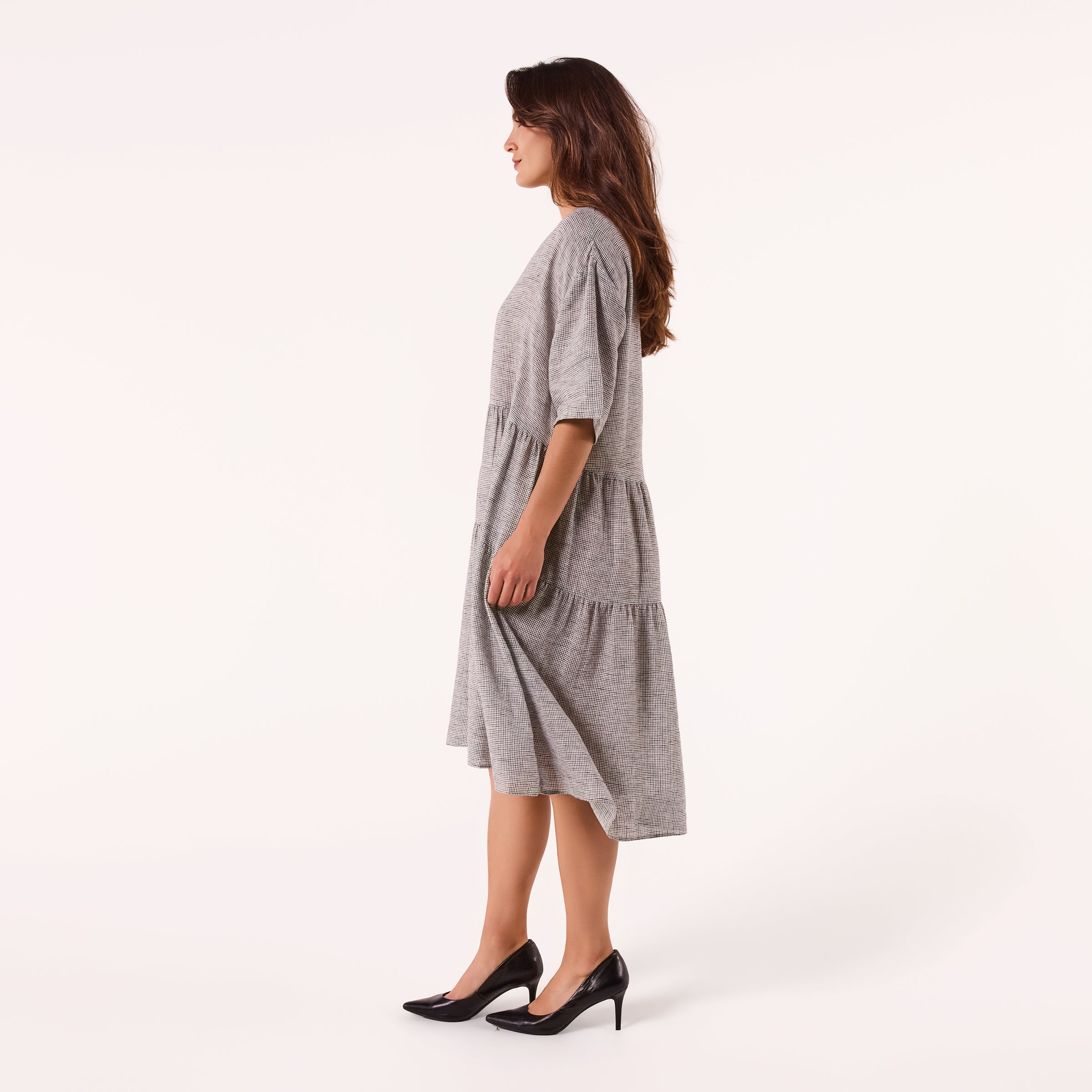 AM01128-2 V NECK GINGHAM 100%LINEN DRESS