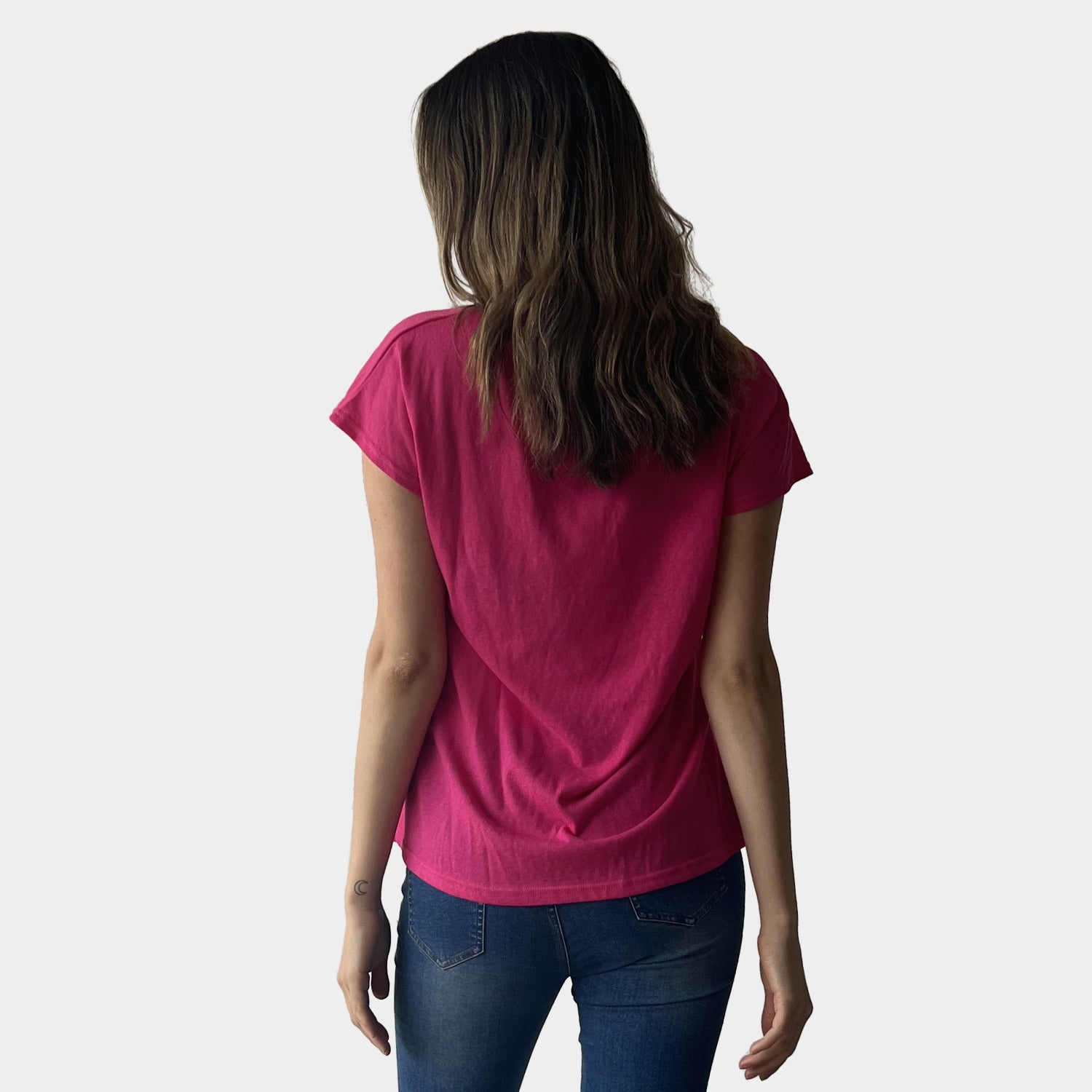 AM023019 V NECK TEE (SALE)