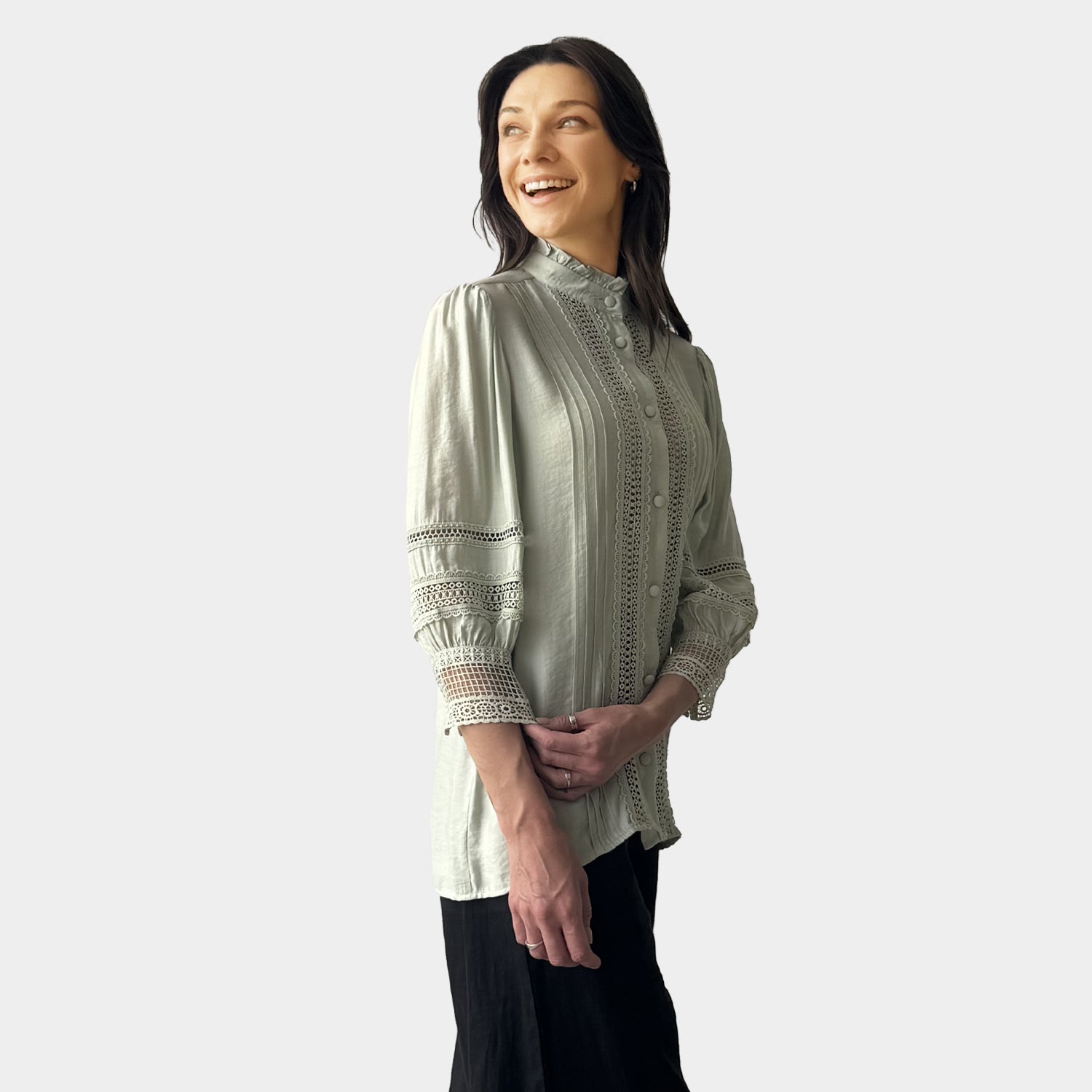 AM02381 LACE TRIM FRONT AND SLEEVE TOP