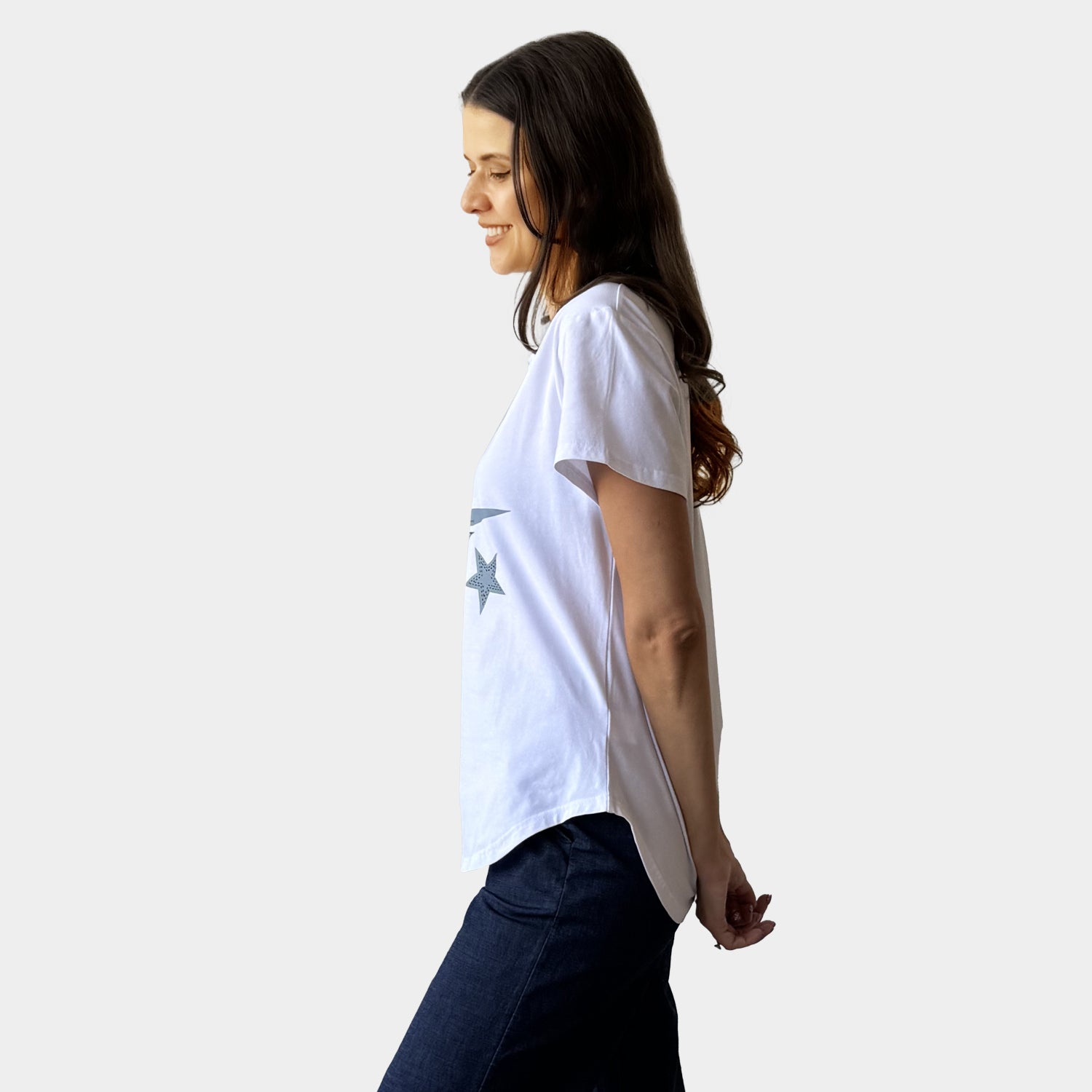 AM24063 MULTI STAR PRINT TEE