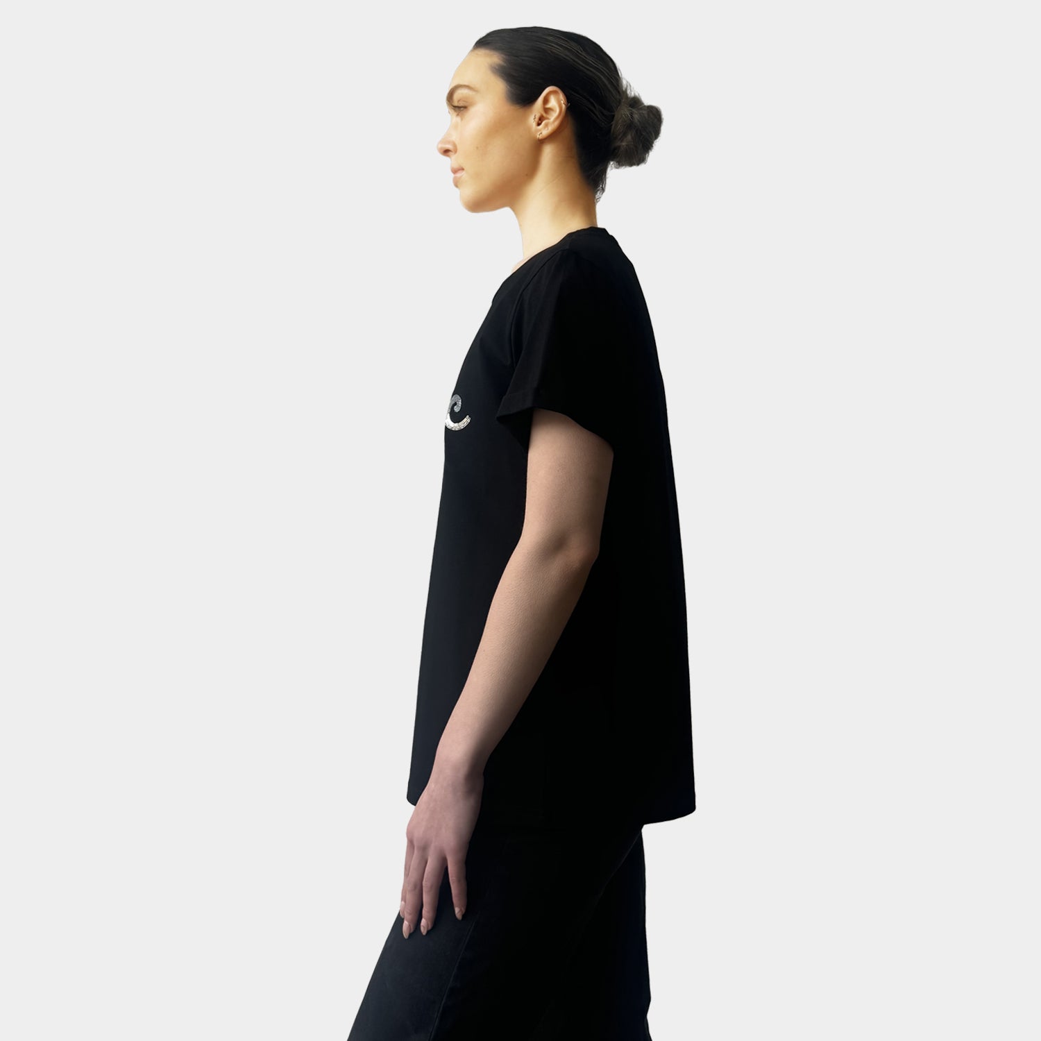 AM023056 SEQUINS TEE