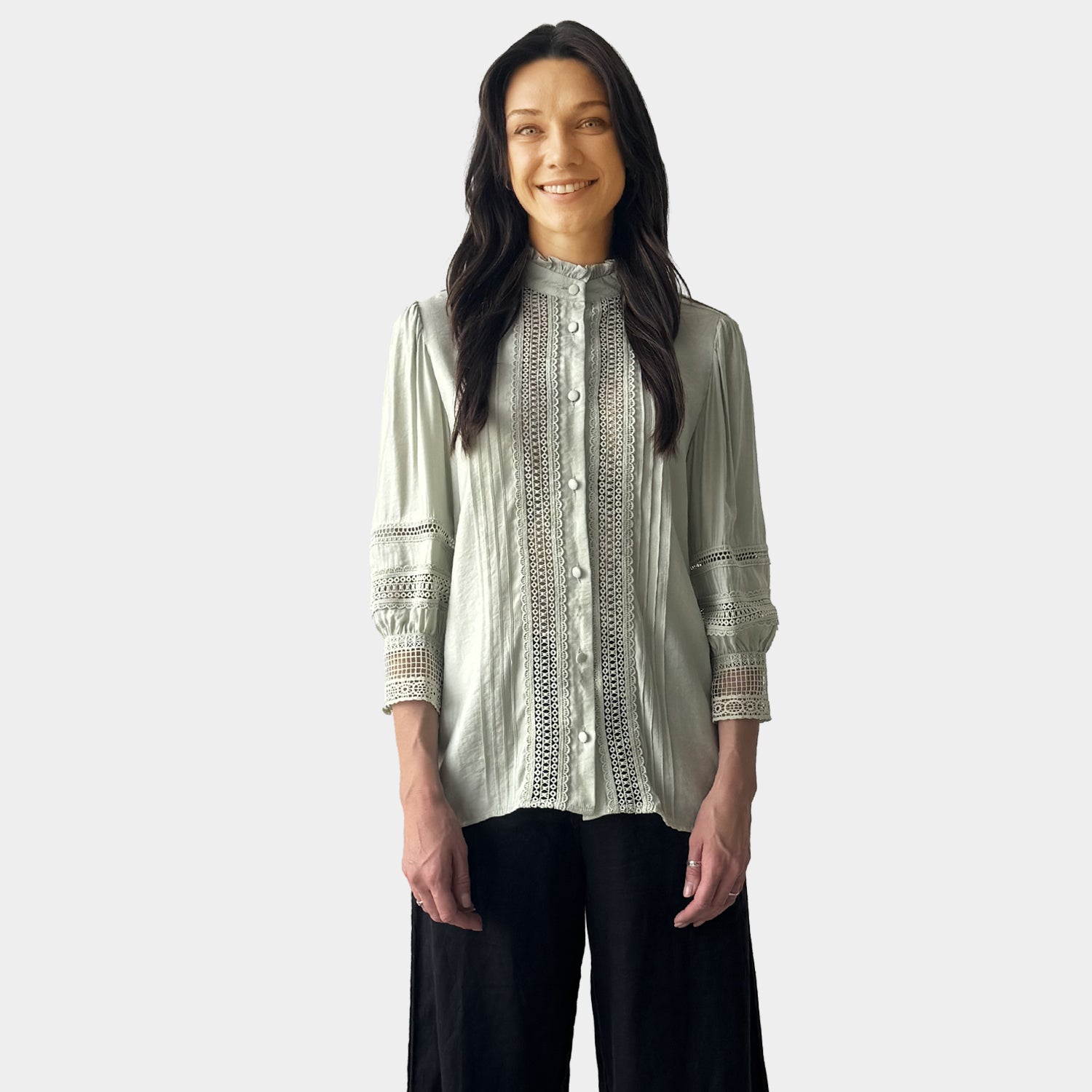 AM02381 LACE TRIM FRONT AND SLEEVE TOP