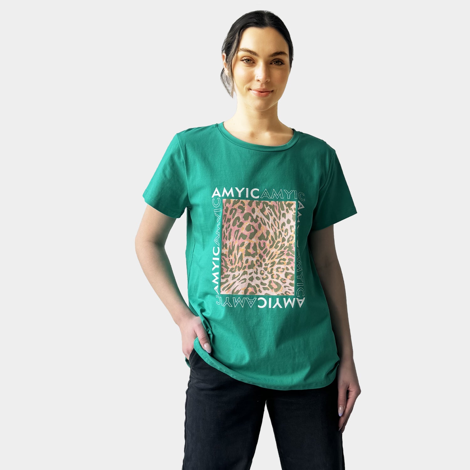 AM023075 SQUARE PRINT & LETTERS TEE